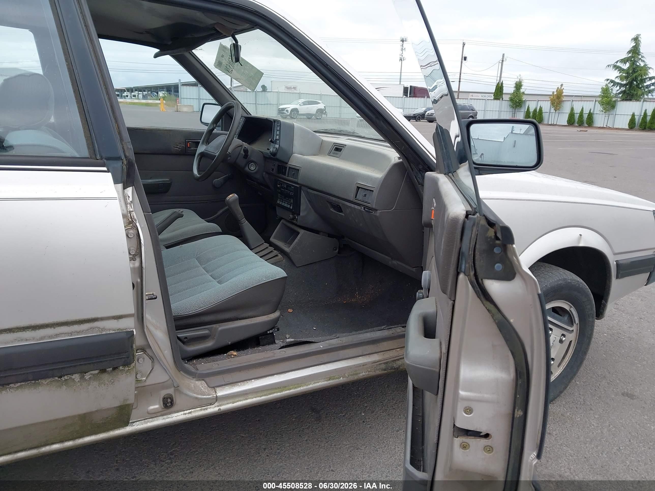 1990 Subaru Loyale Silver vin: JF2AN52B9LD408643