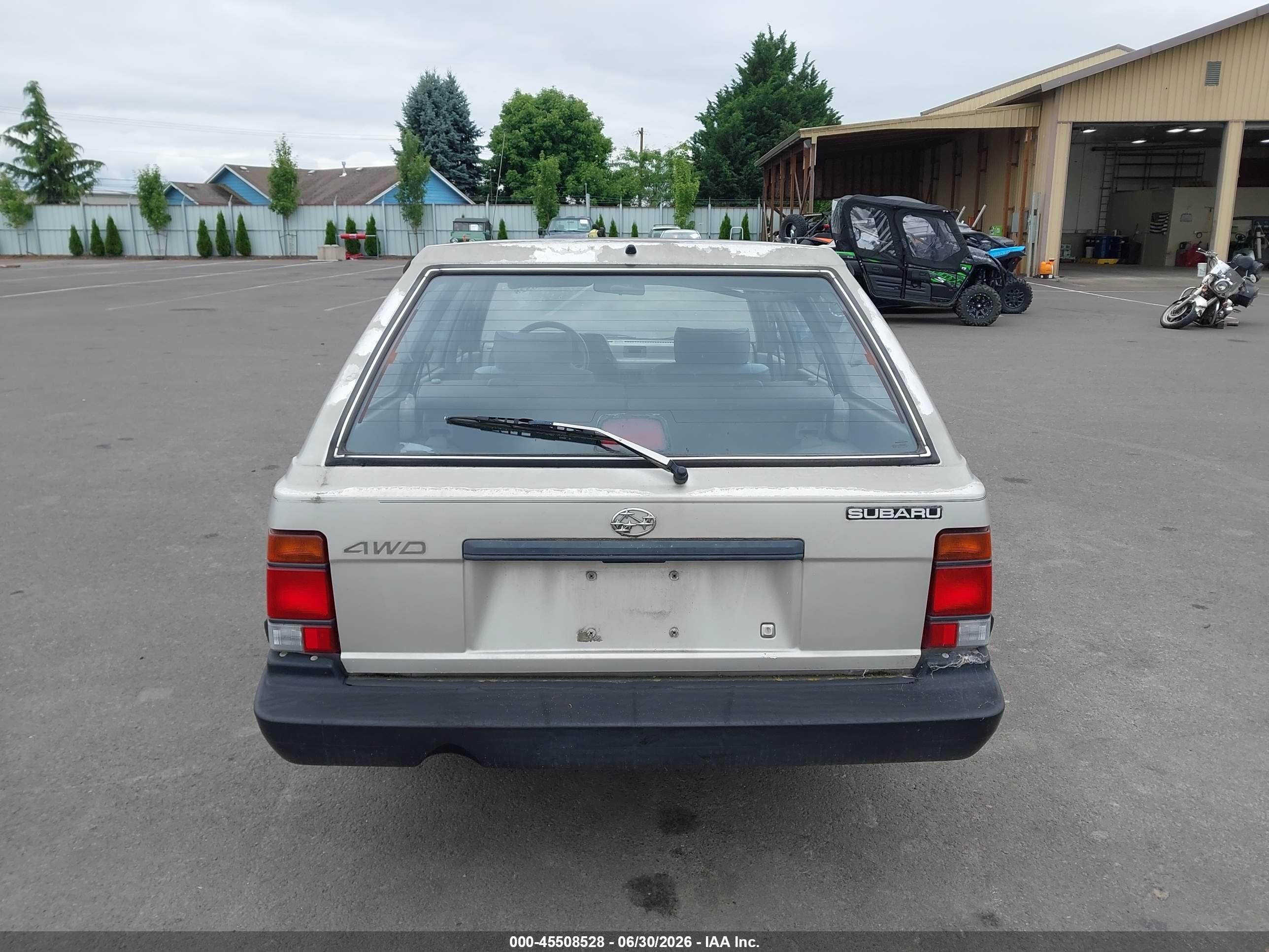 1990 Subaru Loyale Silver vin: JF2AN52B9LD408643