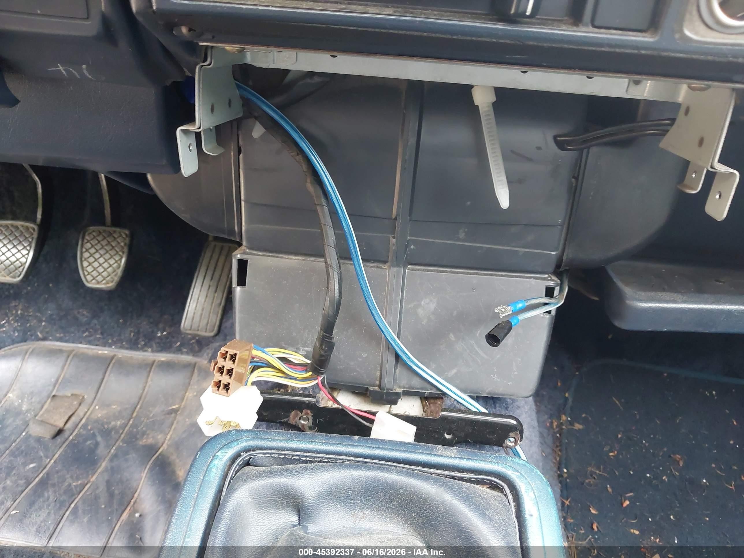 1985 Subaru Brat Gl White vin: JF2AT53B8FE504086