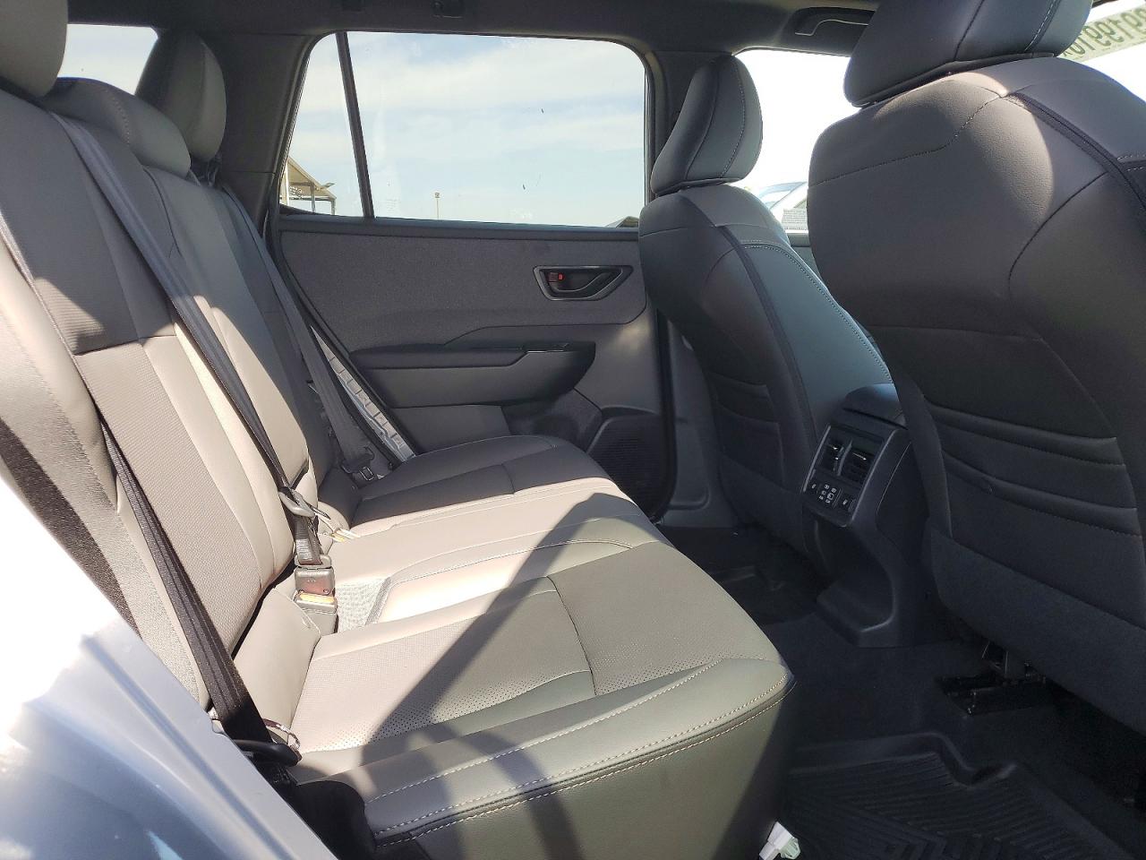 2026 Subaru Outback Limited Xt Серебряный vin: JF2BURGD2TY468717