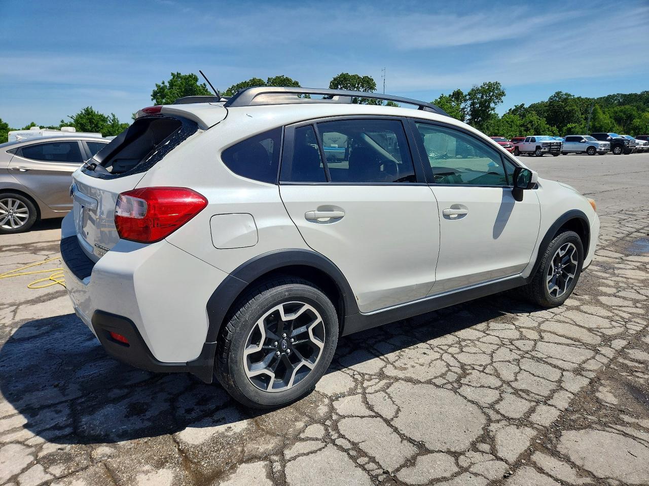 2016 Subaru Crosstrek Premium White vin: JF2GPABC0G8284931