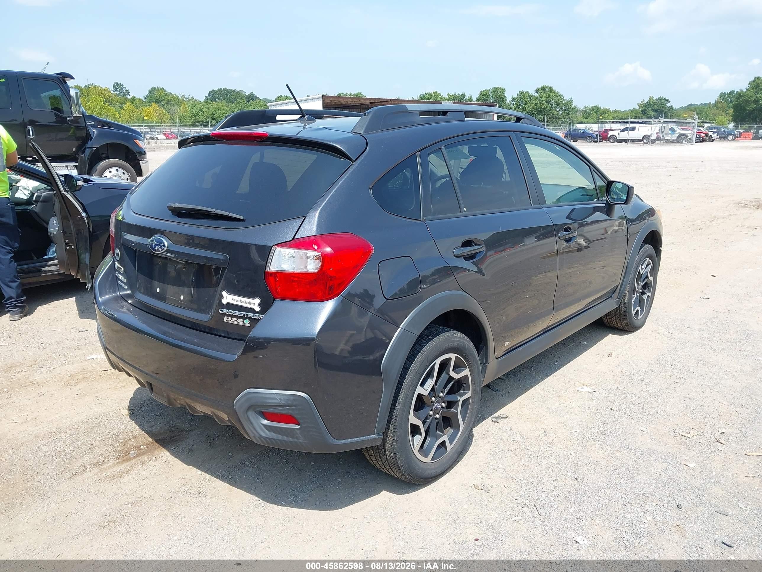 2017 Subaru Crosstrek 2.0i Premium Silver vin: JF2GPABC0H8253079
