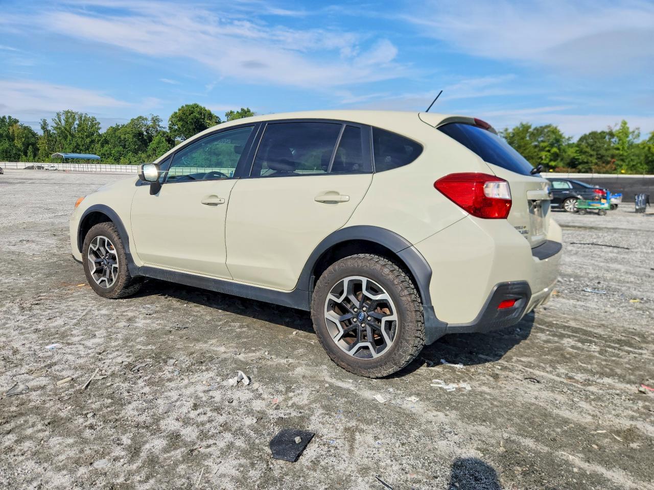 2017 Subaru Crosstrek Premium Cream vin: JF2GPABC1H8226862