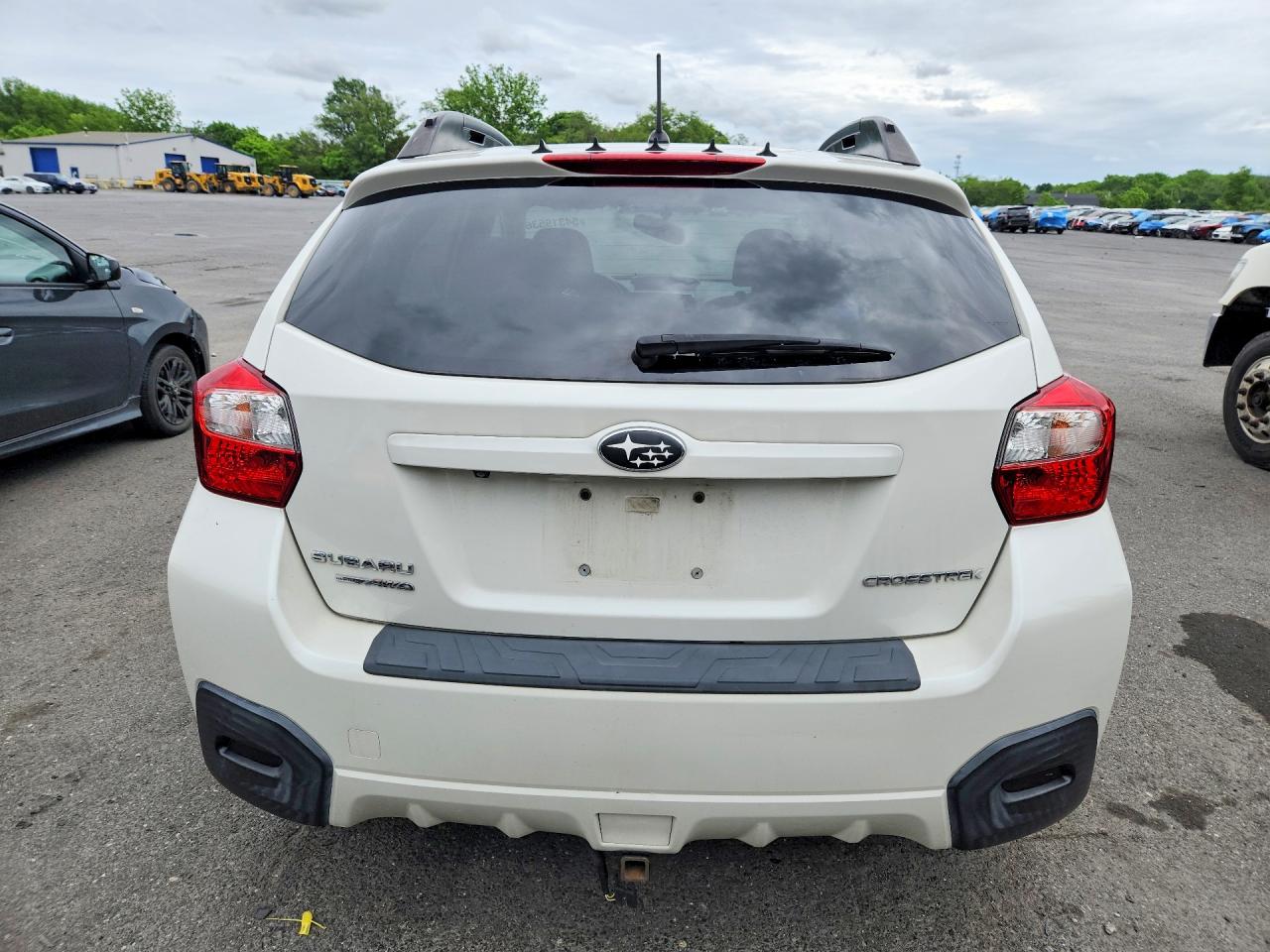 2016 Subaru Crosstrek Premium White vin: JF2GPABC2G8322739