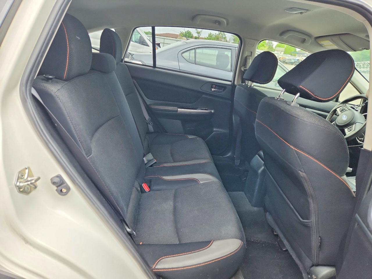 2016 Subaru Crosstrek Premium White vin: JF2GPABC2G8322739