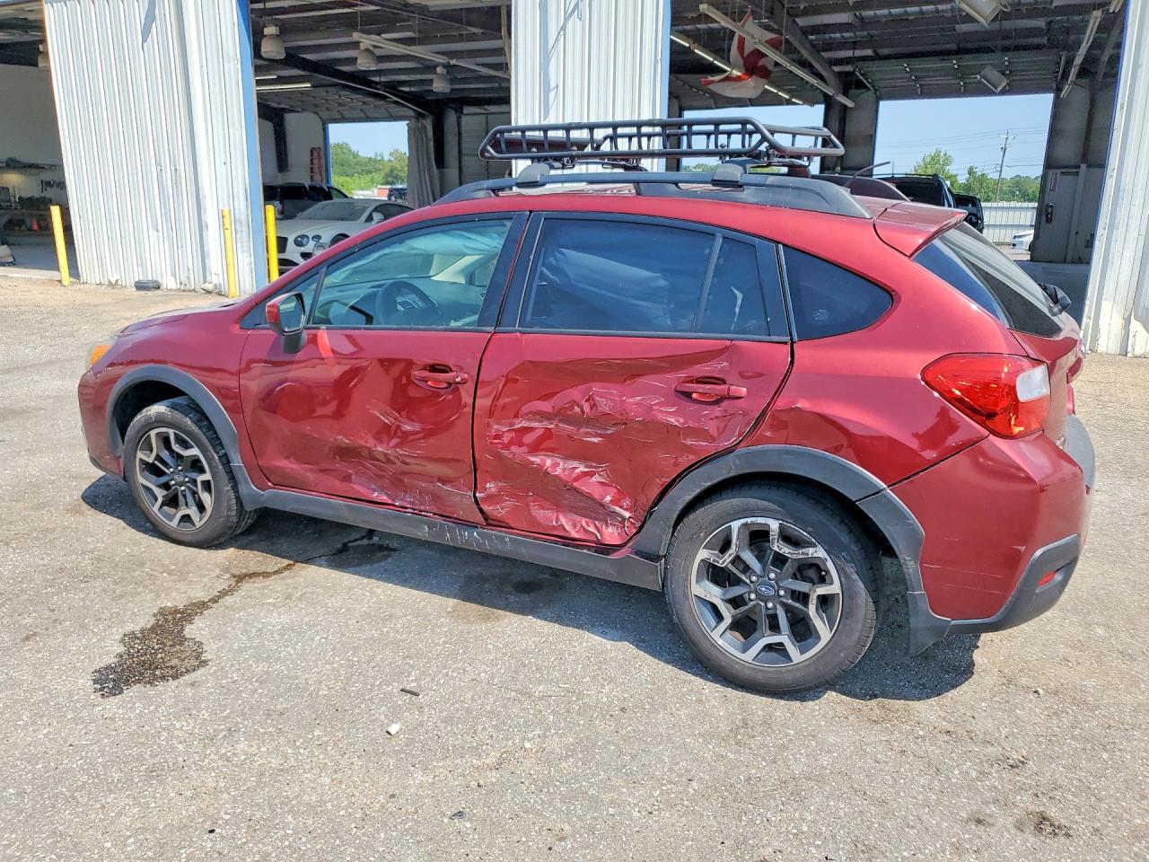 2017 Subaru Crosstrek Premium Burgundy vin: JF2GPABC2HH234307
