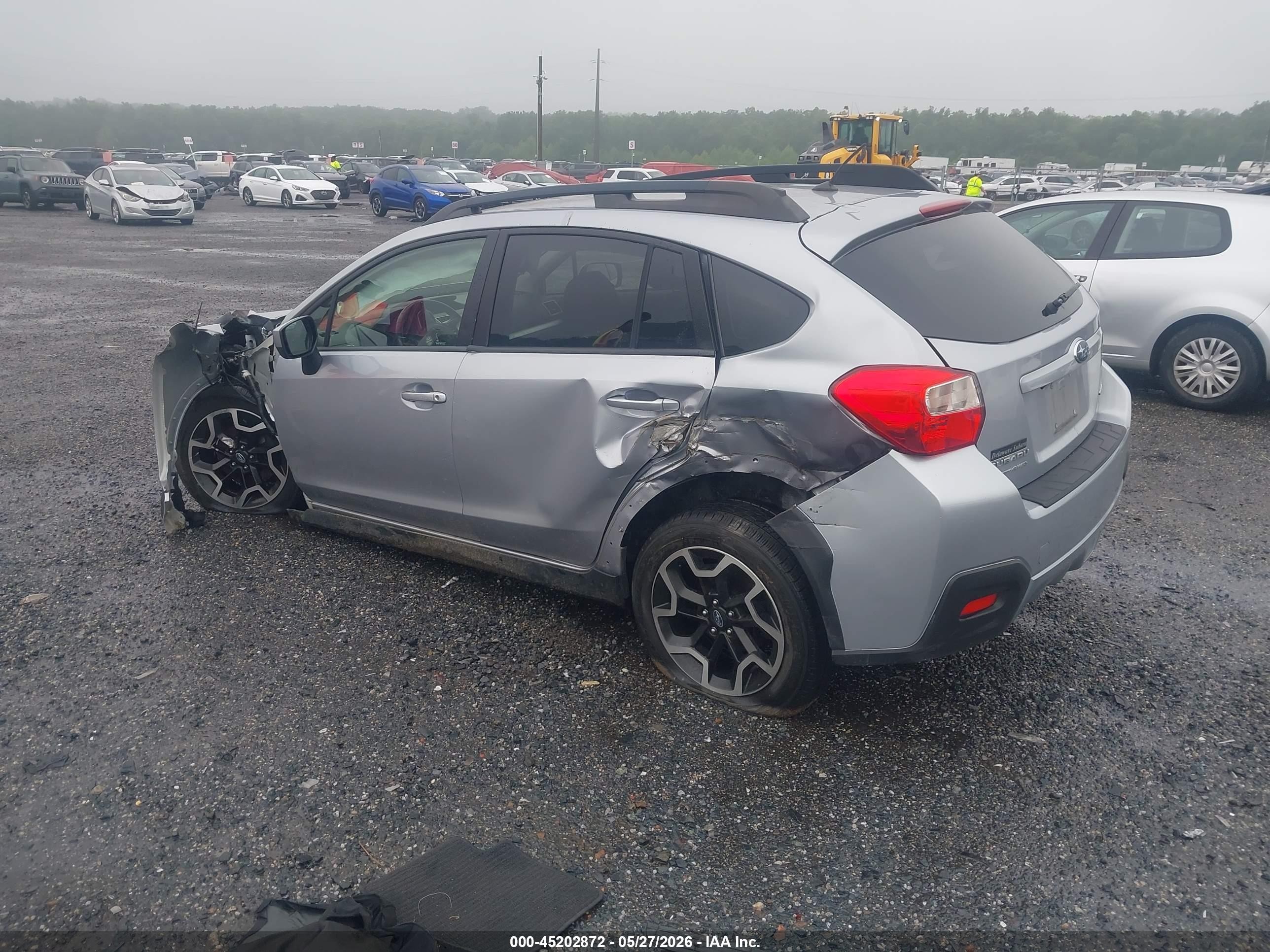 2017 Subaru Crosstrek 2.0i Premium Серебряный vin: JF2GPABC4H8209196