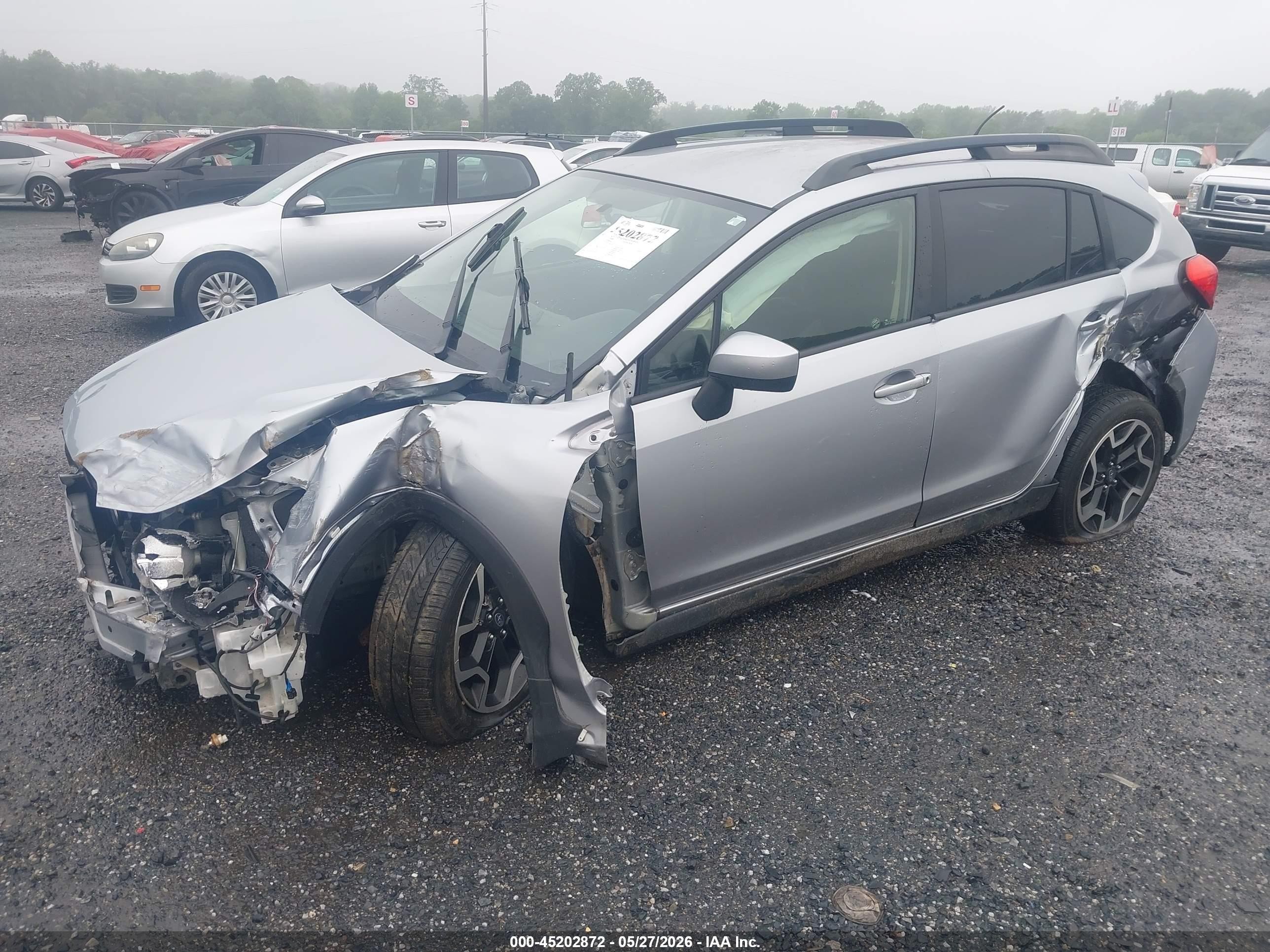 2017 Subaru Crosstrek 2.0i Premium Серебряный vin: JF2GPABC4H8209196