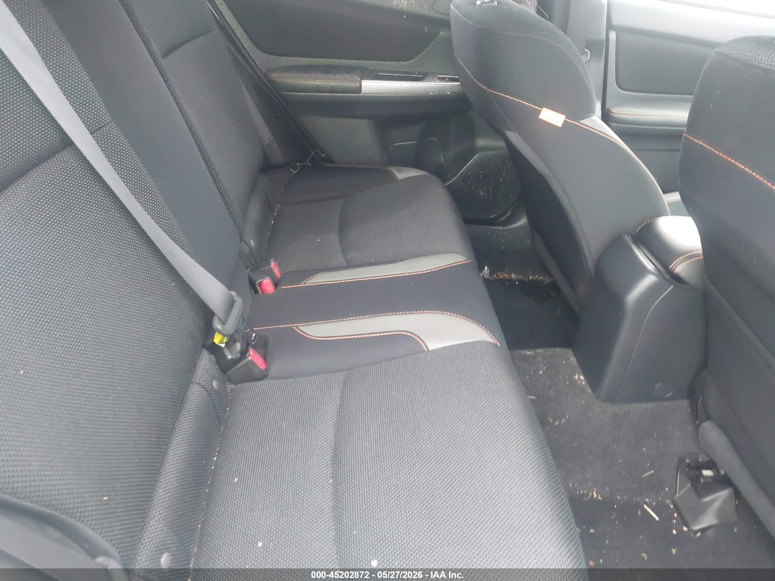 2017 Subaru Crosstrek 2.0i Premium Серебряный vin: JF2GPABC4H8209196
