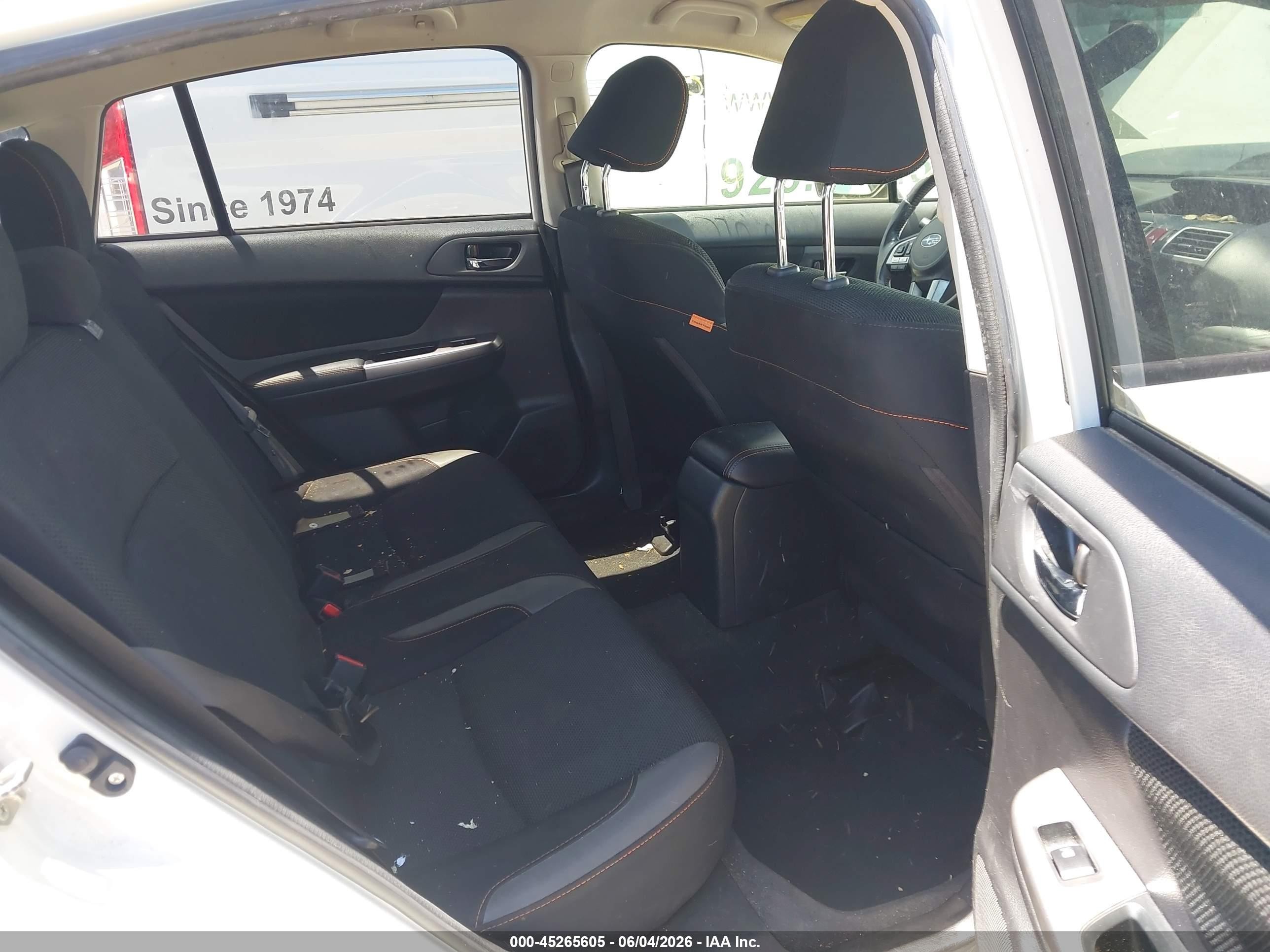 2016 Subaru Crosstrek 2.0i Premium White vin: JF2GPABC5G8216365