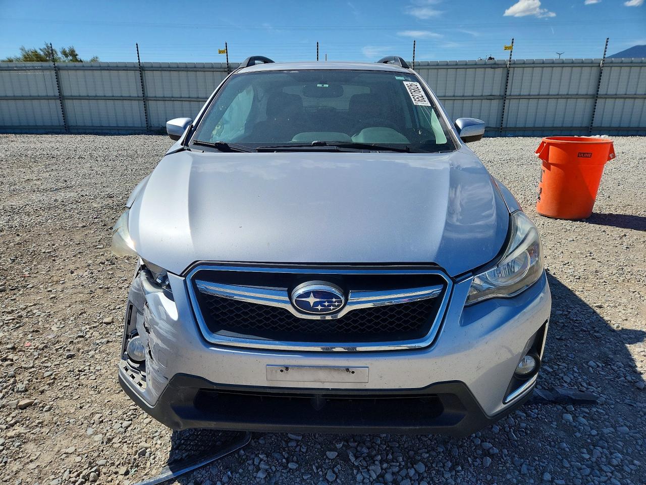 2016 Subaru Crosstrek Premium Silver vin: JF2GPABC5G8342709