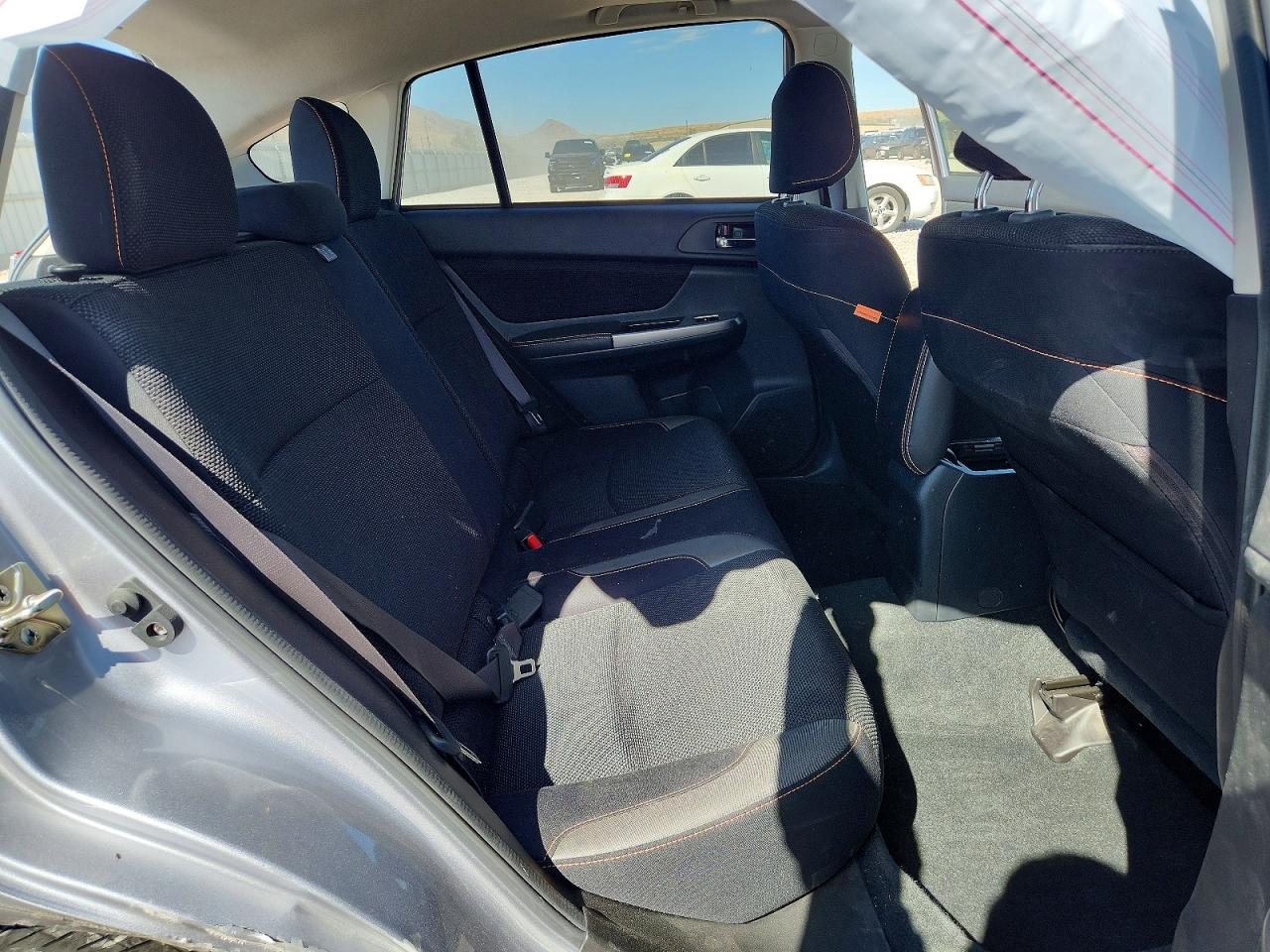 2016 Subaru Crosstrek Premium Silver vin: JF2GPABC5G8342709