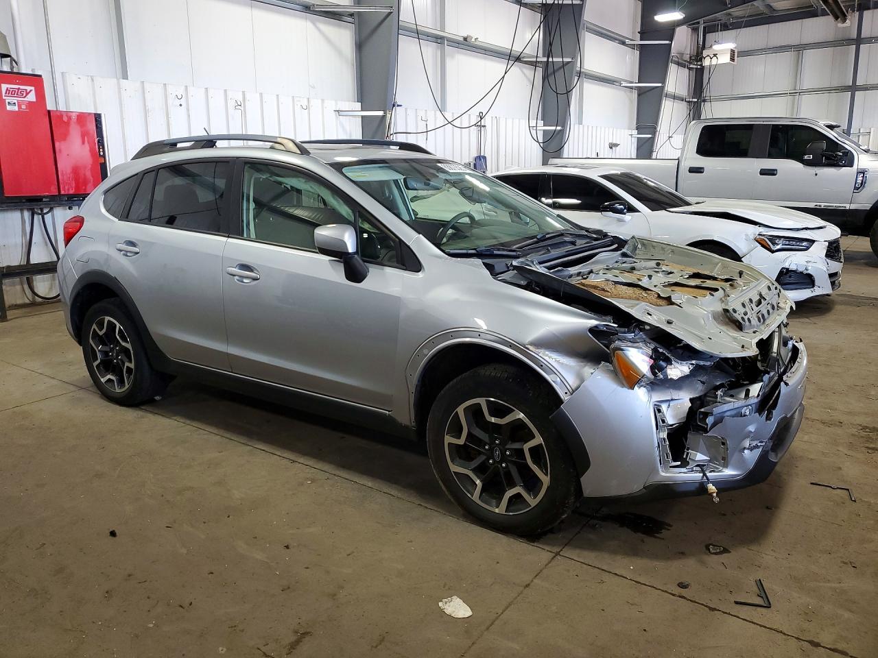 2017 Subaru Crosstrek Premium Серебряный vin: JF2GPABC5HH241929