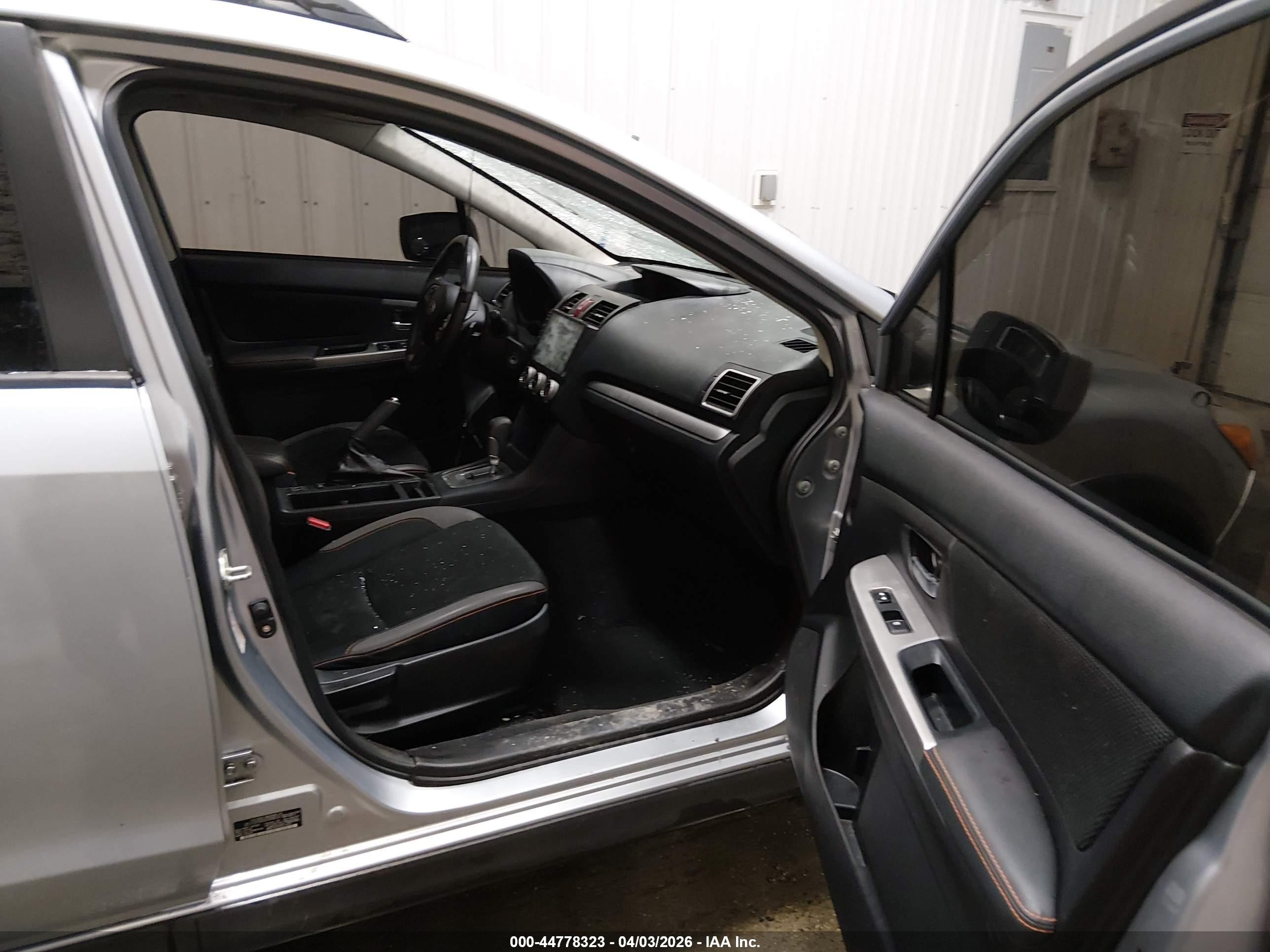 2016 Subaru Crosstrek 2.0i Premium Silver vin: JF2GPABC6G8306530