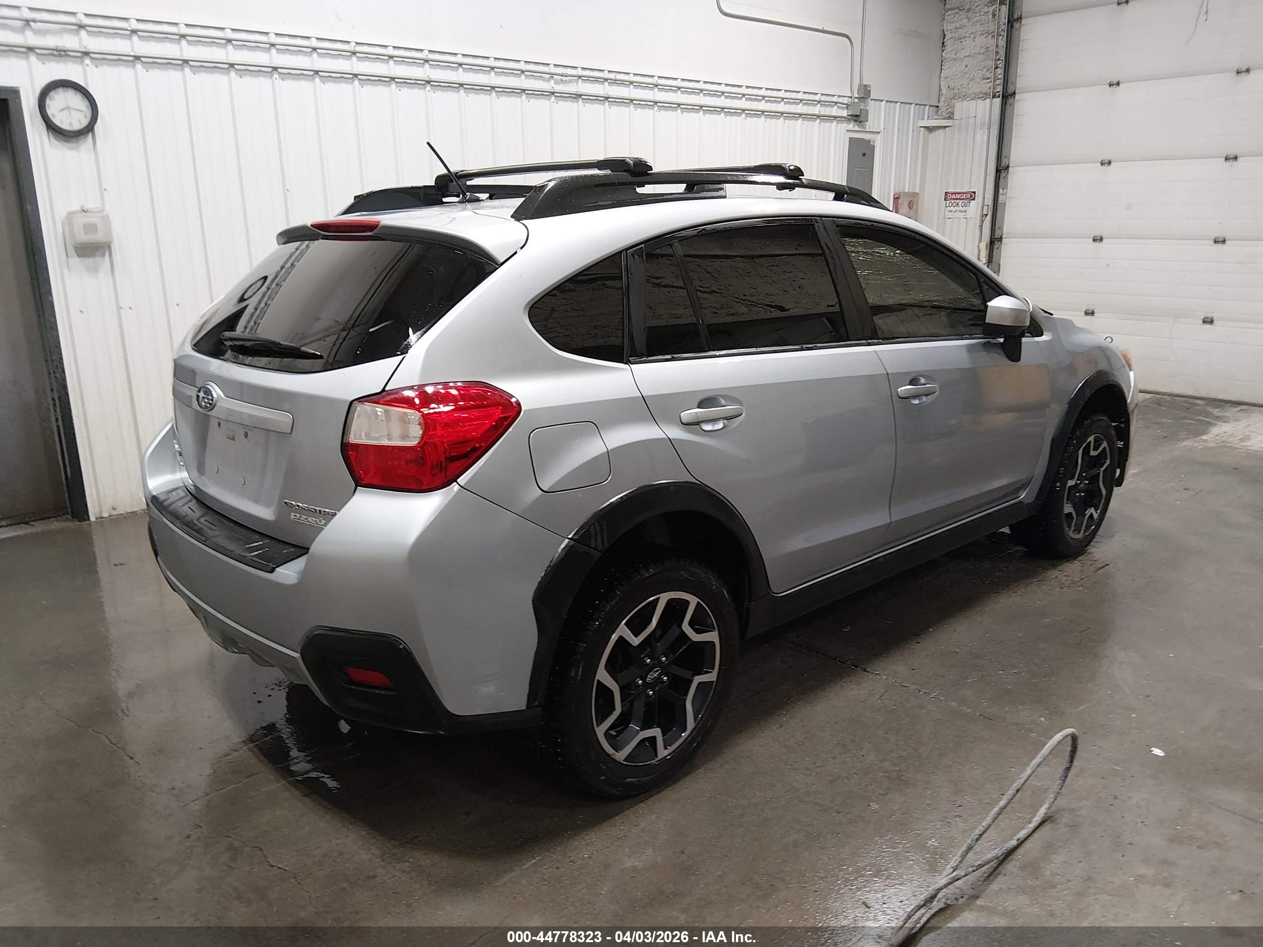 2016 Subaru Crosstrek 2.0i Premium Silver vin: JF2GPABC6G8306530