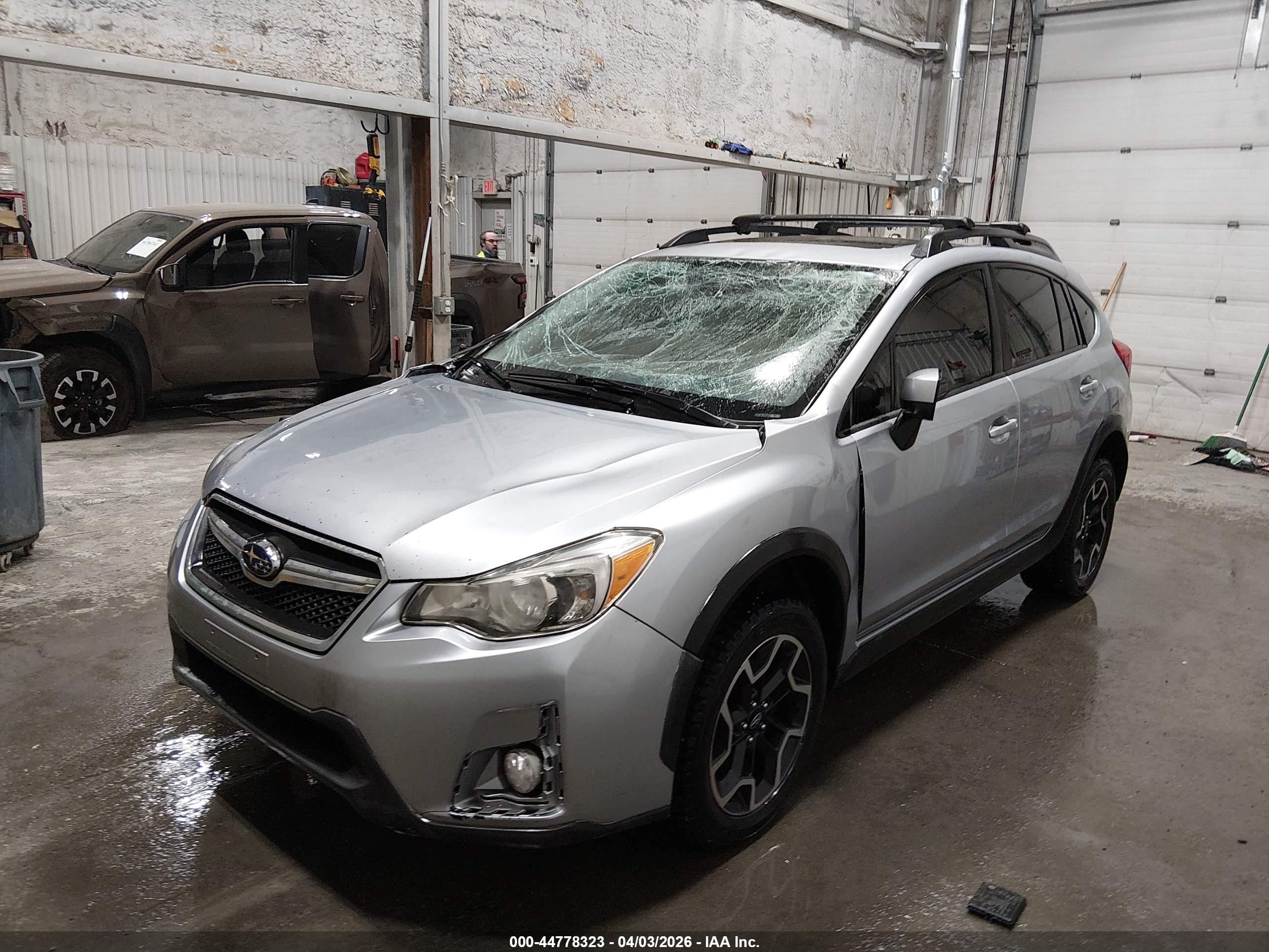 2016 Subaru Crosstrek 2.0i Premium Silver vin: JF2GPABC6G8306530
