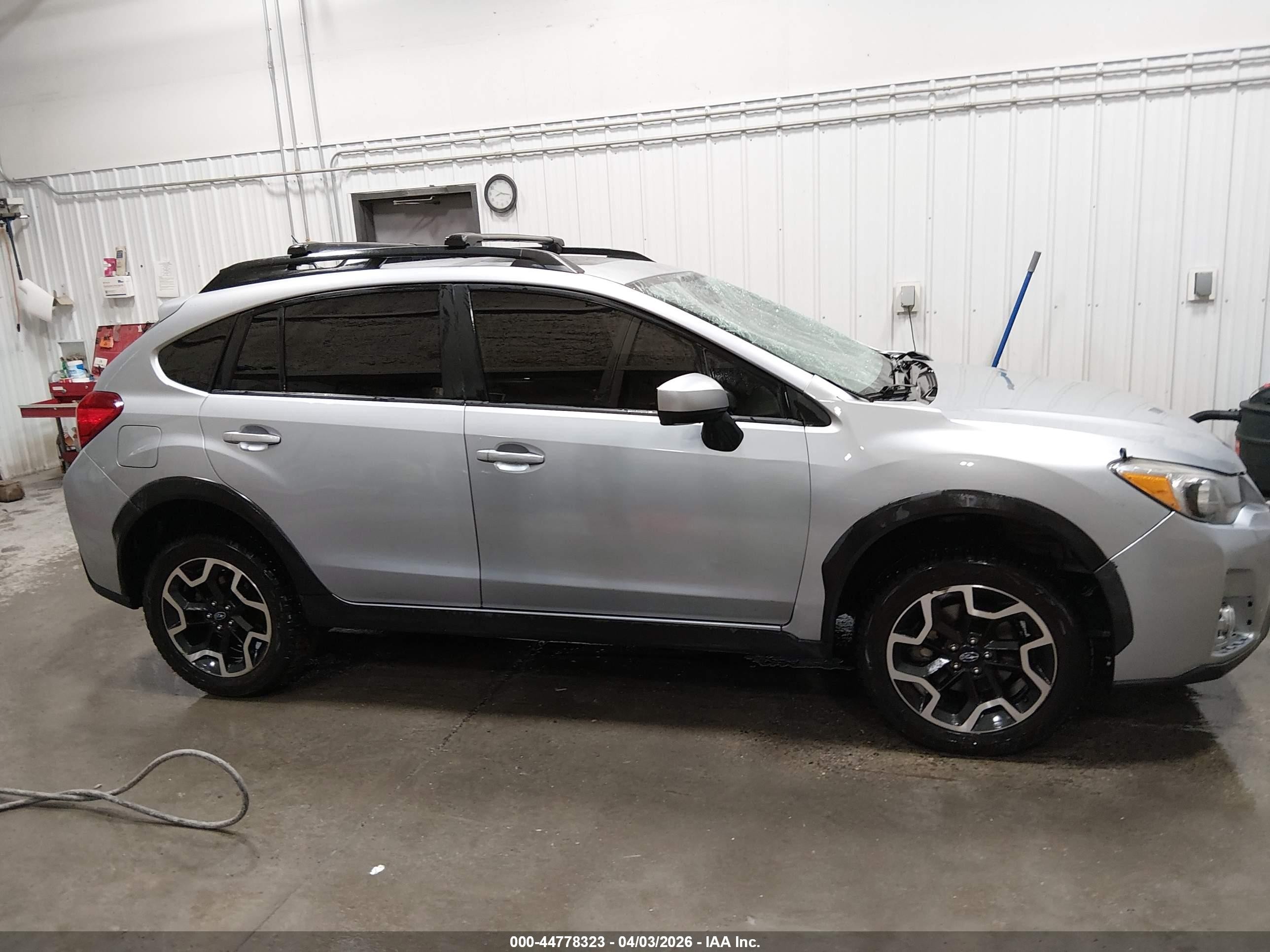 2016 Subaru Crosstrek 2.0i Premium Silver vin: JF2GPABC6G8306530