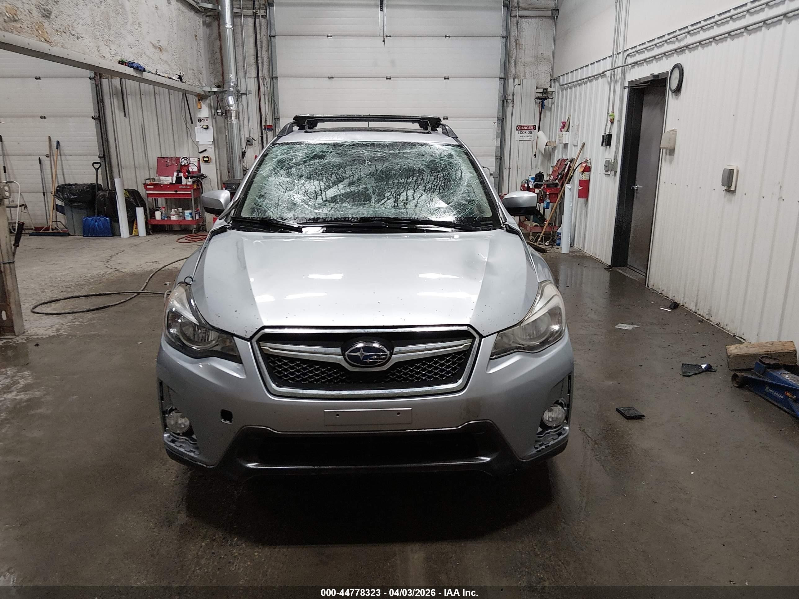 2016 Subaru Crosstrek 2.0i Premium Silver vin: JF2GPABC6G8306530