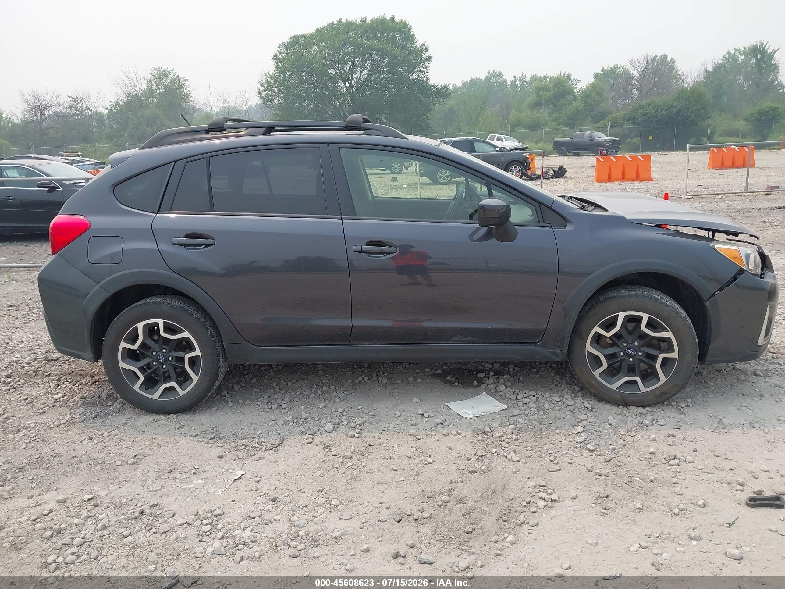 2017 Subaru Crosstrek 2.0i Premium Серый vin: JF2GPABC6HH227313