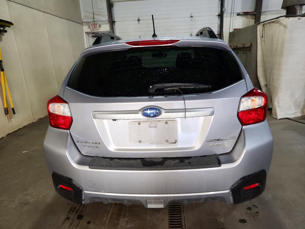 2016 Subaru Crosstrek Premium Silver vin: JF2GPABC7G8310988