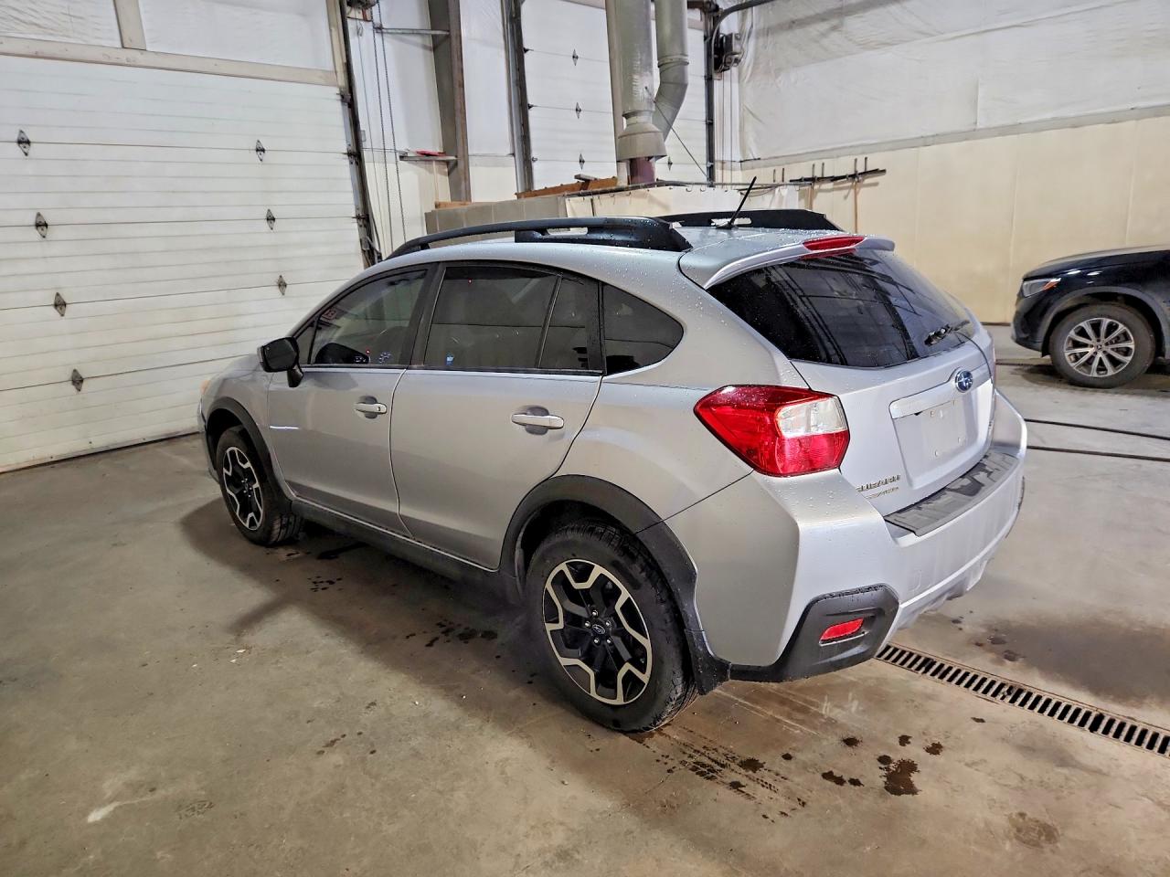 2016 Subaru Crosstrek Premium Silver vin: JF2GPABC7G8310988