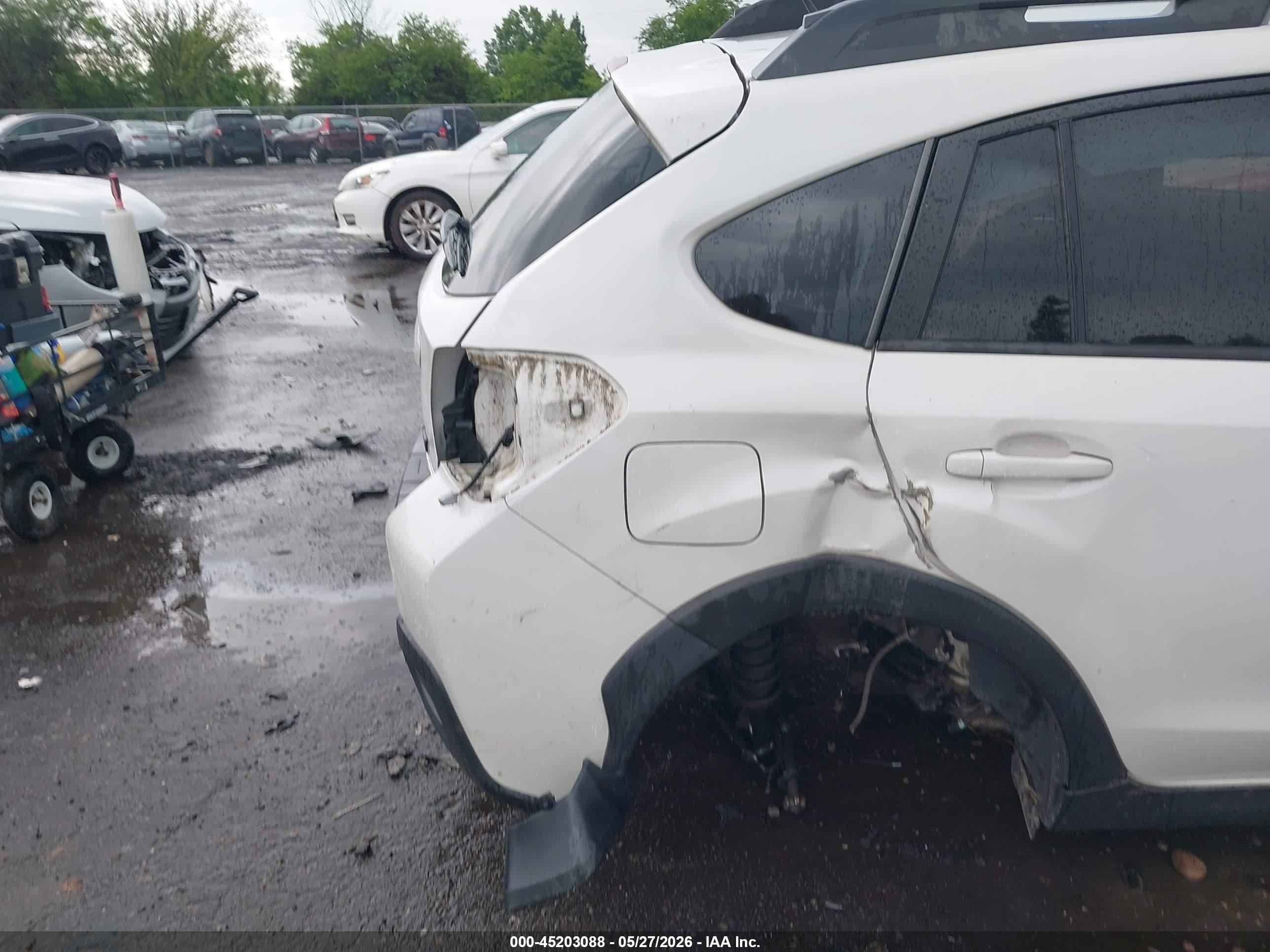 2017 Subaru Crosstrek 2.0i Premium White vin: JF2GPABC7H8218121