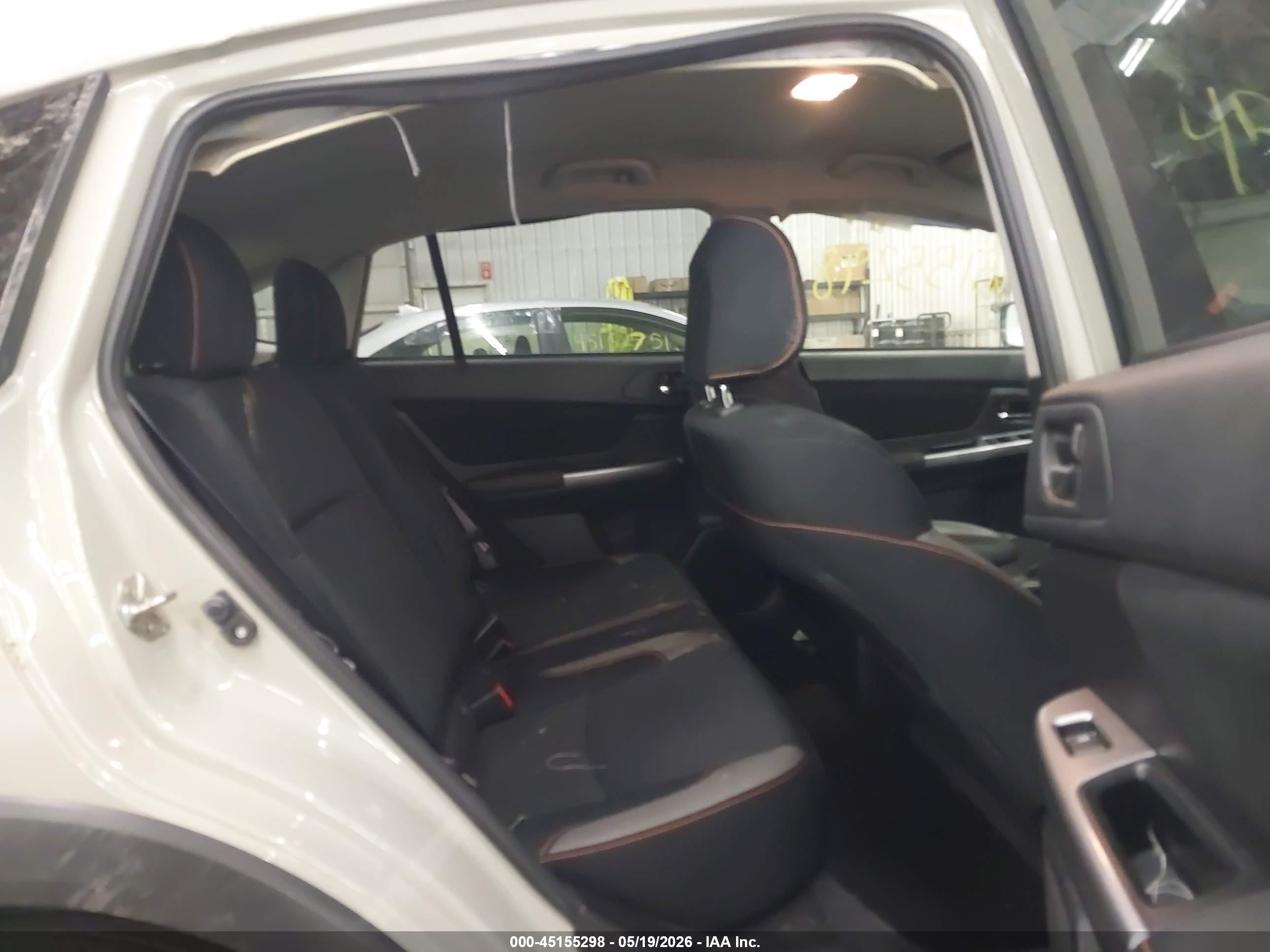 2016 Subaru Crosstrek 2.0i Premium Cream vin: JF2GPABC8G8223892