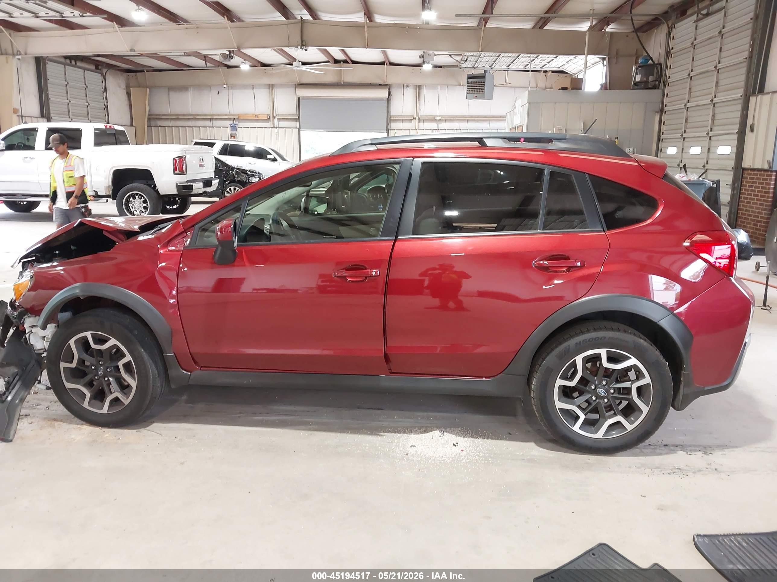 2016 Subaru Crosstrek 2.0i Premium Burgundy vin: JF2GPABC9G8207068