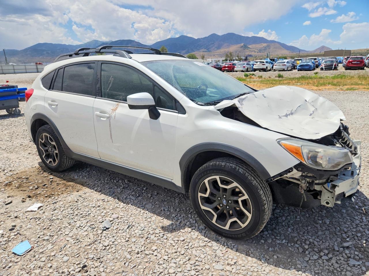 2017 Subaru Crosstrek Premium White vin: JF2GPABC9H8206407