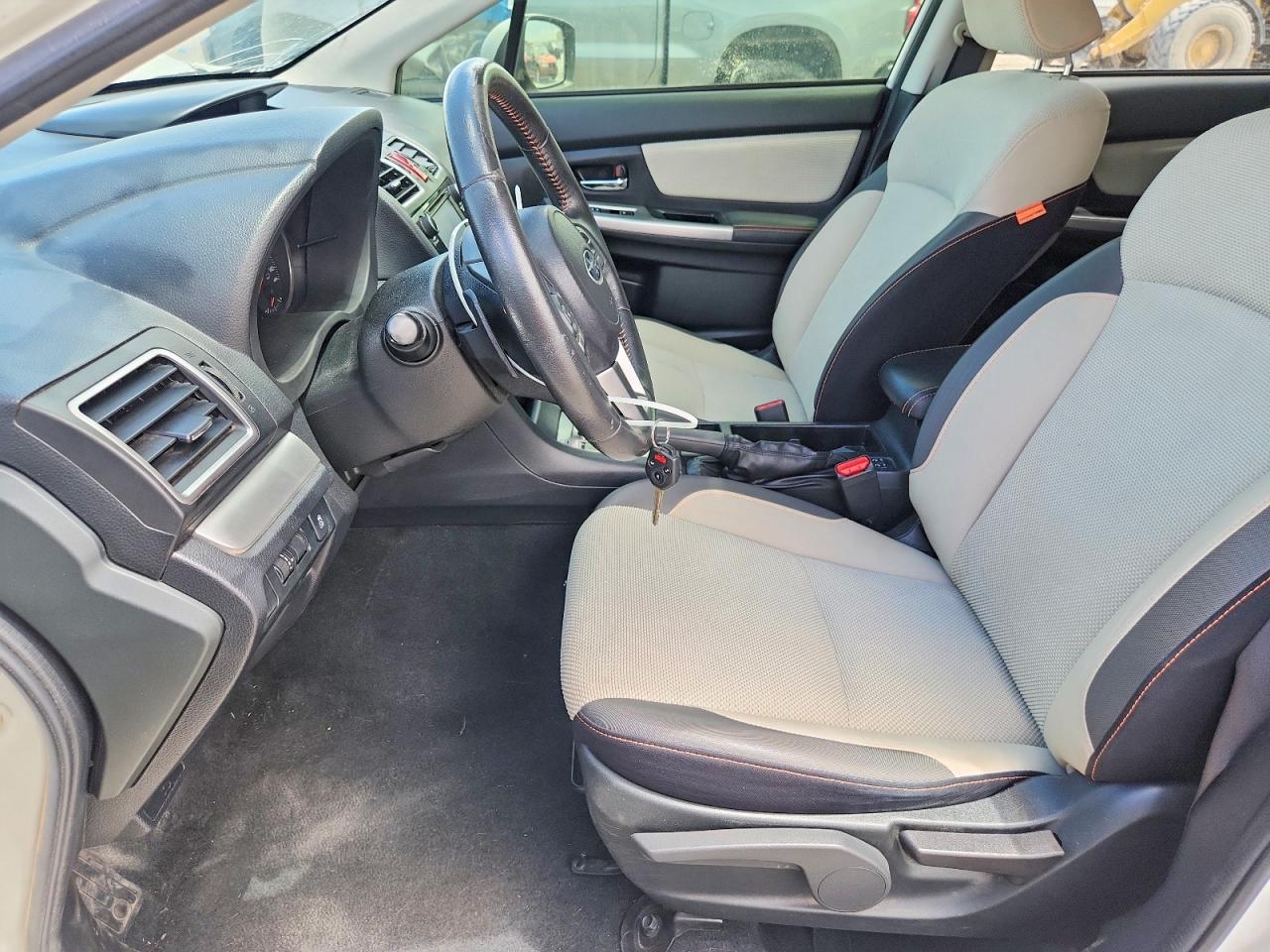 2017 Subaru Crosstrek Premium White vin: JF2GPABC9H8206407