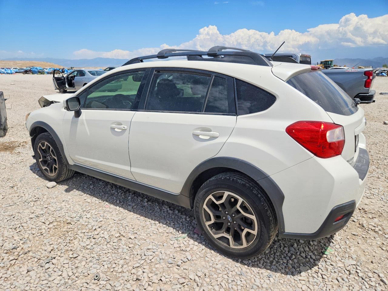 2017 Subaru Crosstrek Premium White vin: JF2GPABC9H8206407
