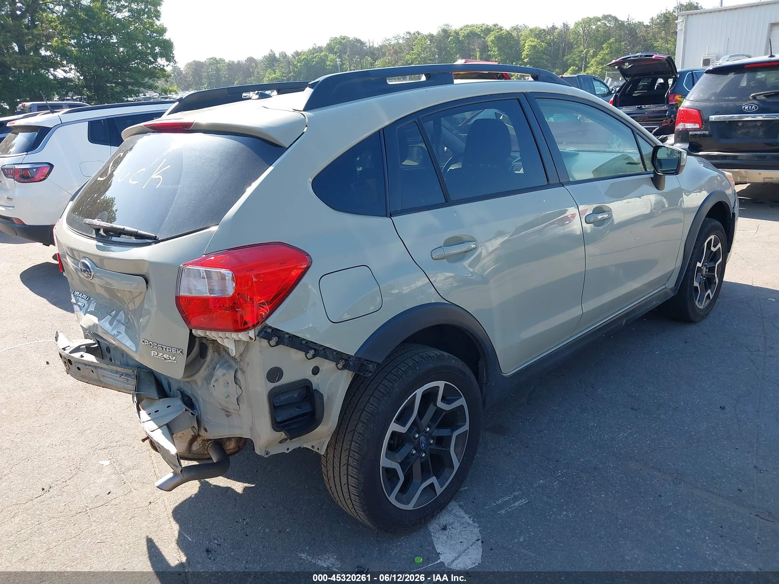 2016 Subaru Crosstrek 2.0i Premium Gray vin: JF2GPABCXGH202865
