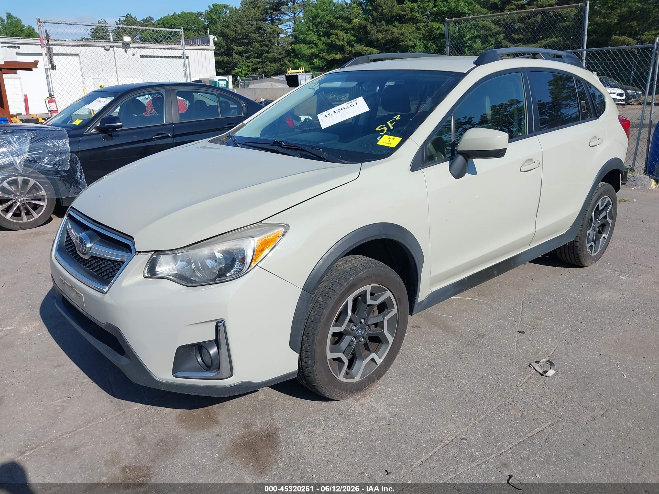 2016 Subaru Crosstrek 2.0i Premium Gray vin: JF2GPABCXGH202865