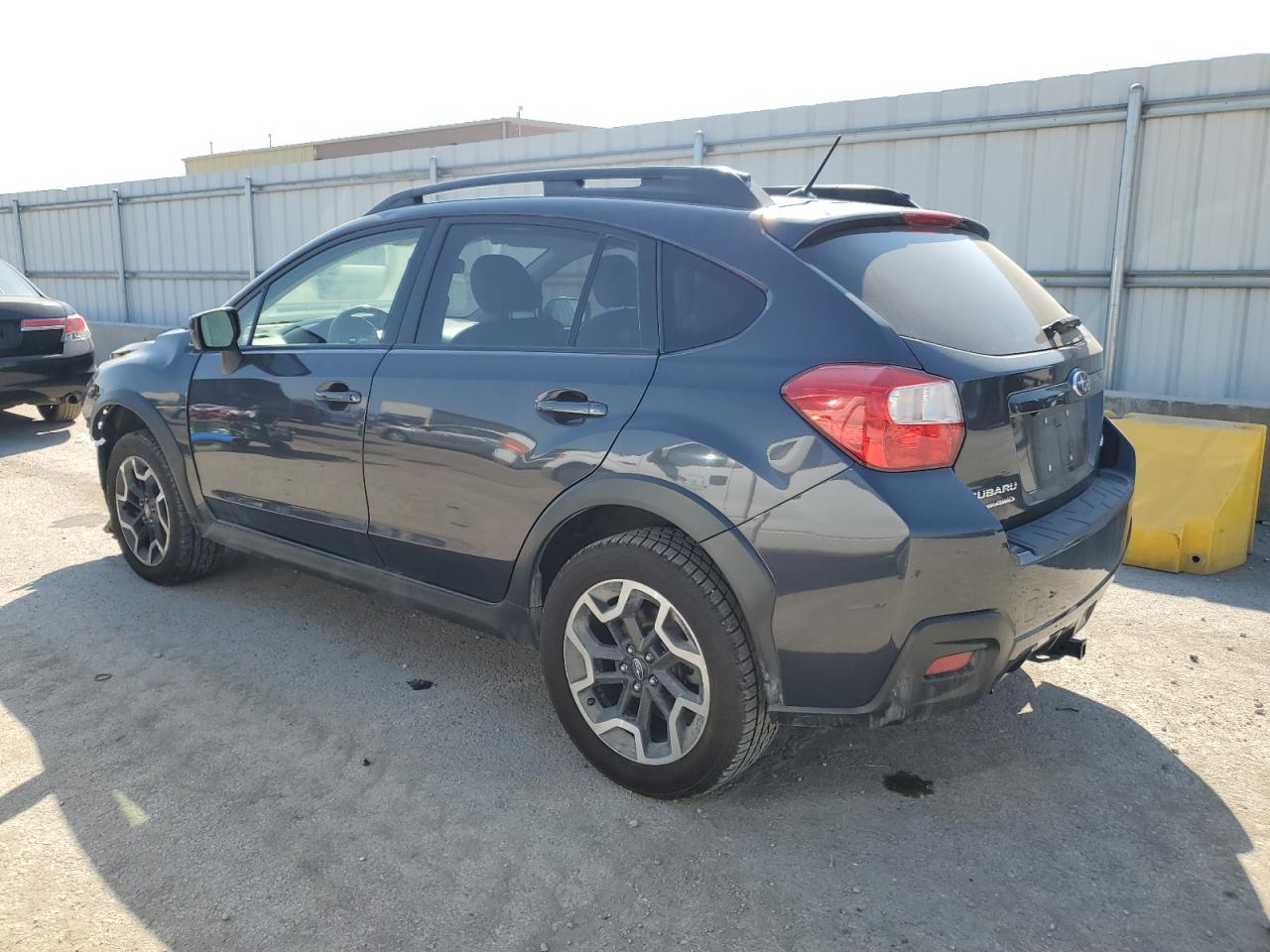 2017 Subaru Crosstrek Premium Charcoal vin: JF2GPABCXHG222735