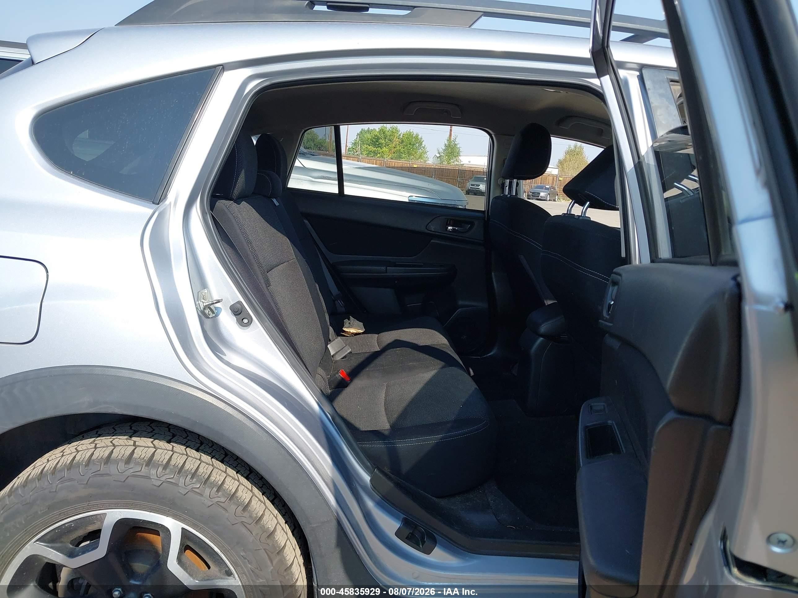 2014 Subaru Xv Crosstrek 2.0i Premium Silver vin: JF2GPACC0E9330344