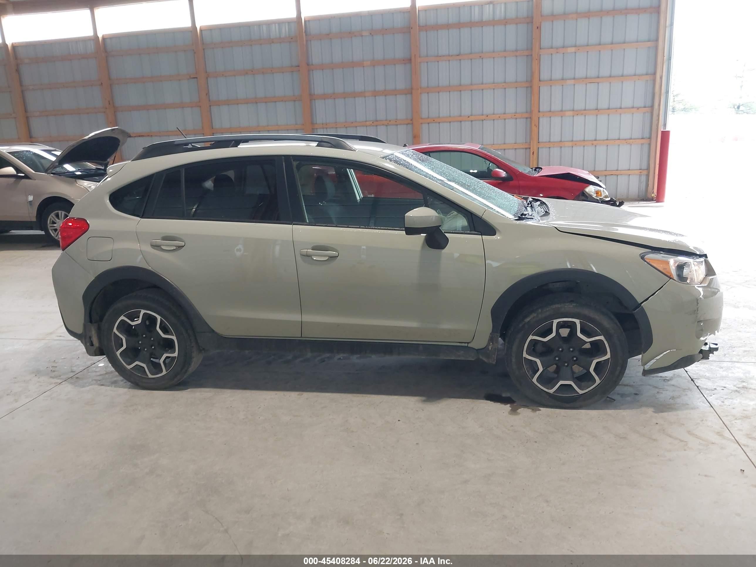 2015 Subaru Xv Crosstrek 2.0i Premium Beige vin: JF2GPACC0F9310175