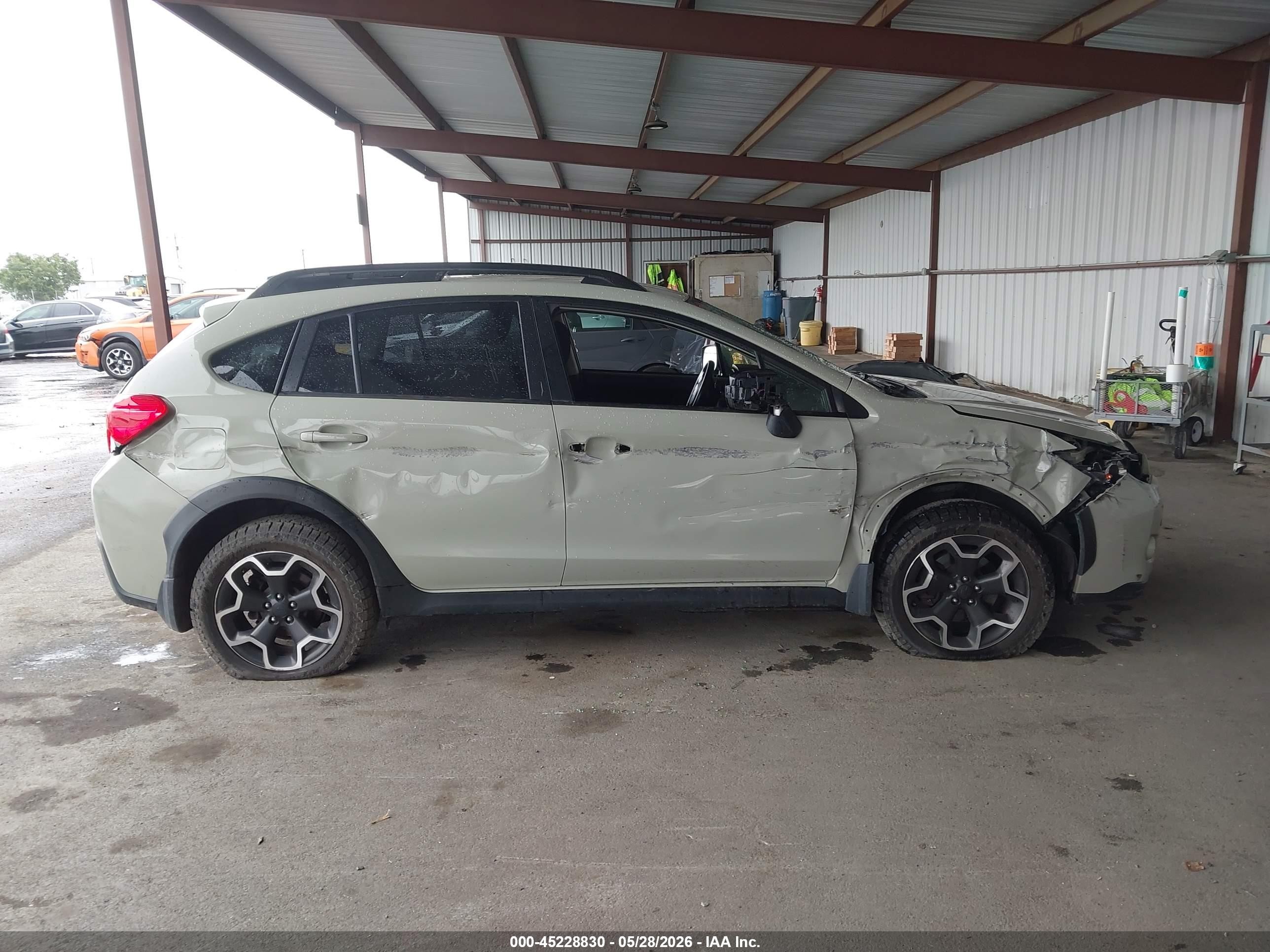 2014 Subaru Xv Crosstrek 2.0i Premium Tan vin: JF2GPACC3E8298334