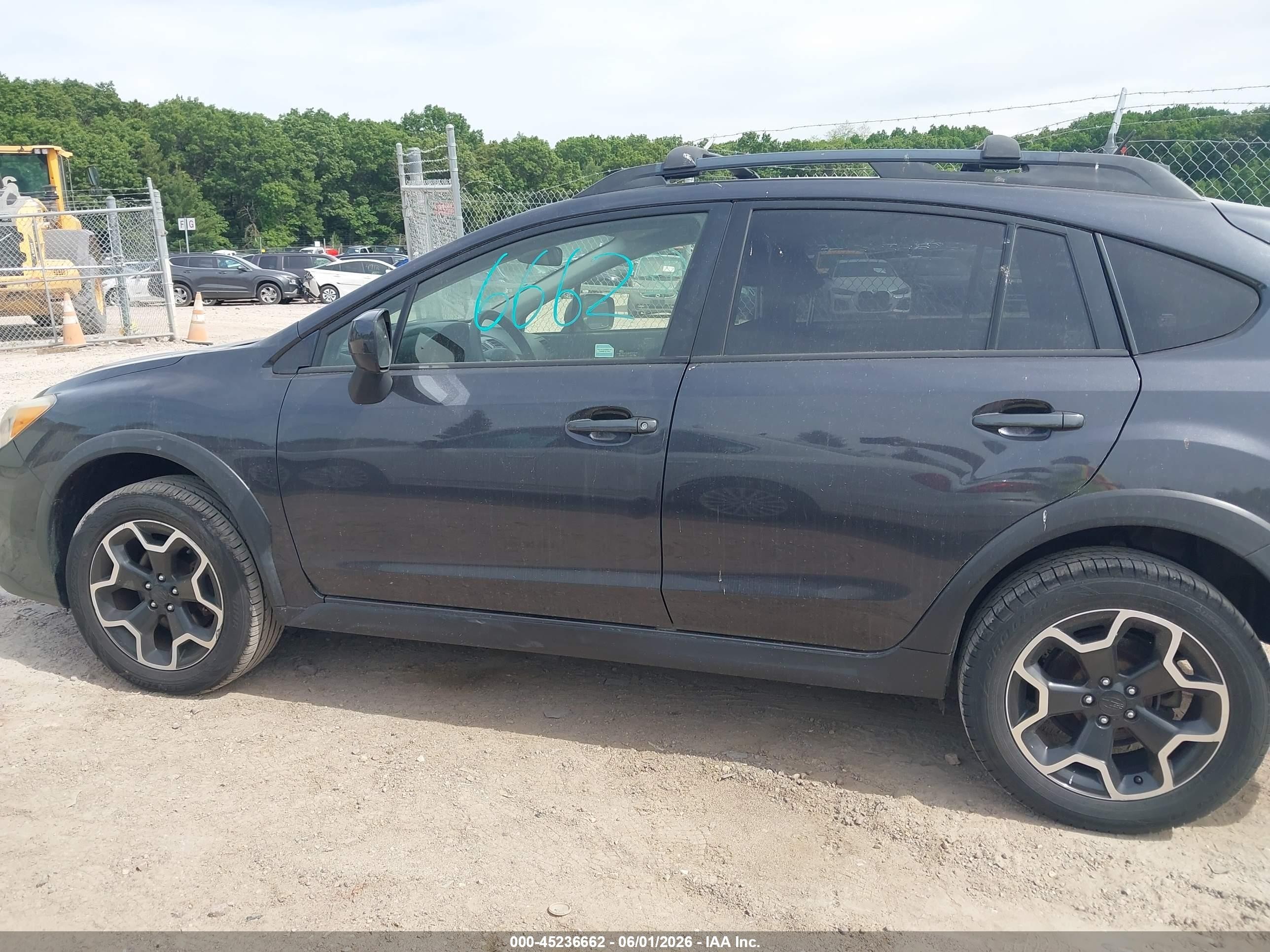 2014 Subaru Xv Crosstrek 2.0i Premium Blue vin: JF2GPACC3E8304634