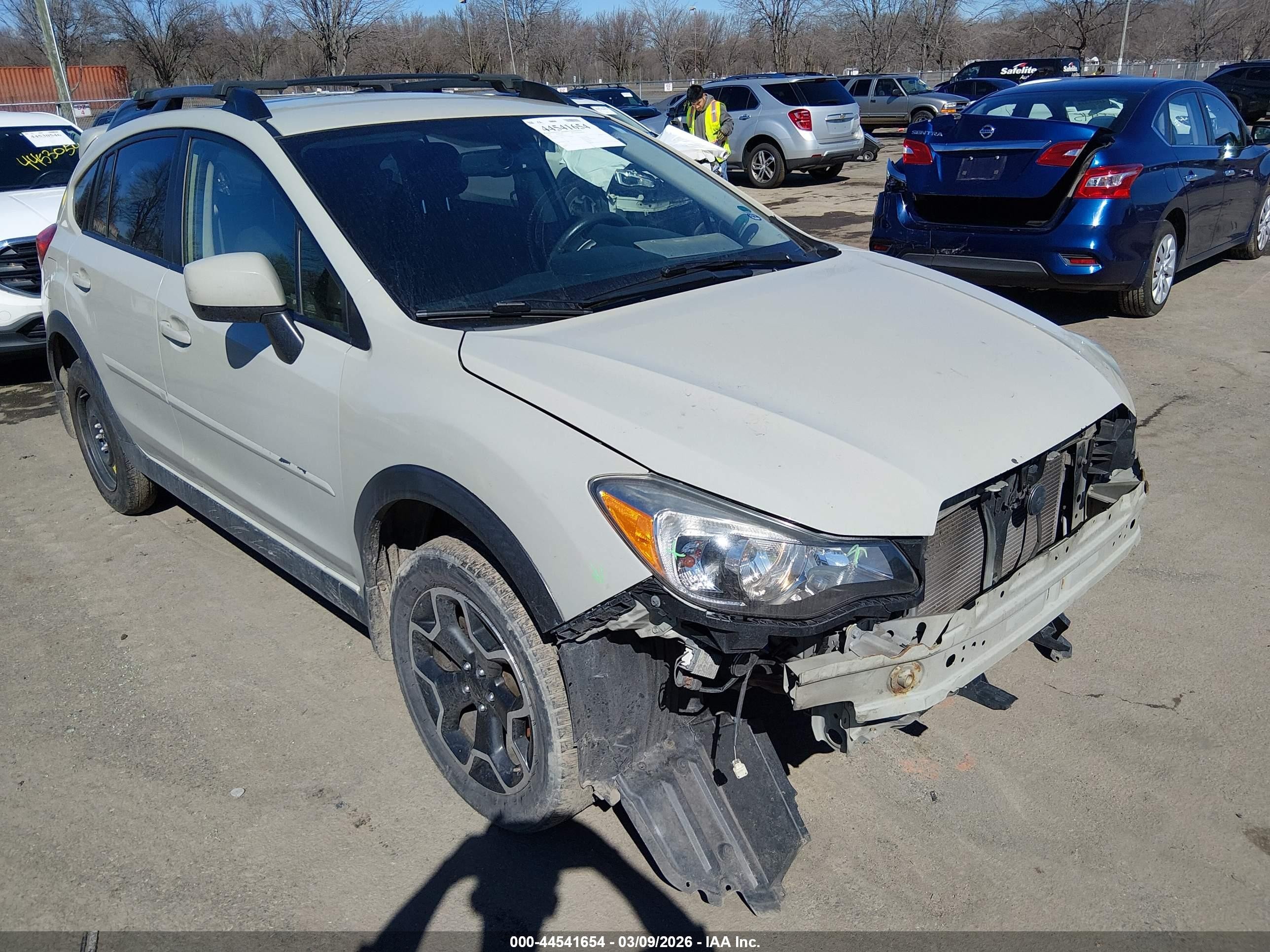 2014 Subaru Xv Crosstrek 2.0i Premium Gray vin: JF2GPACC5E8217415