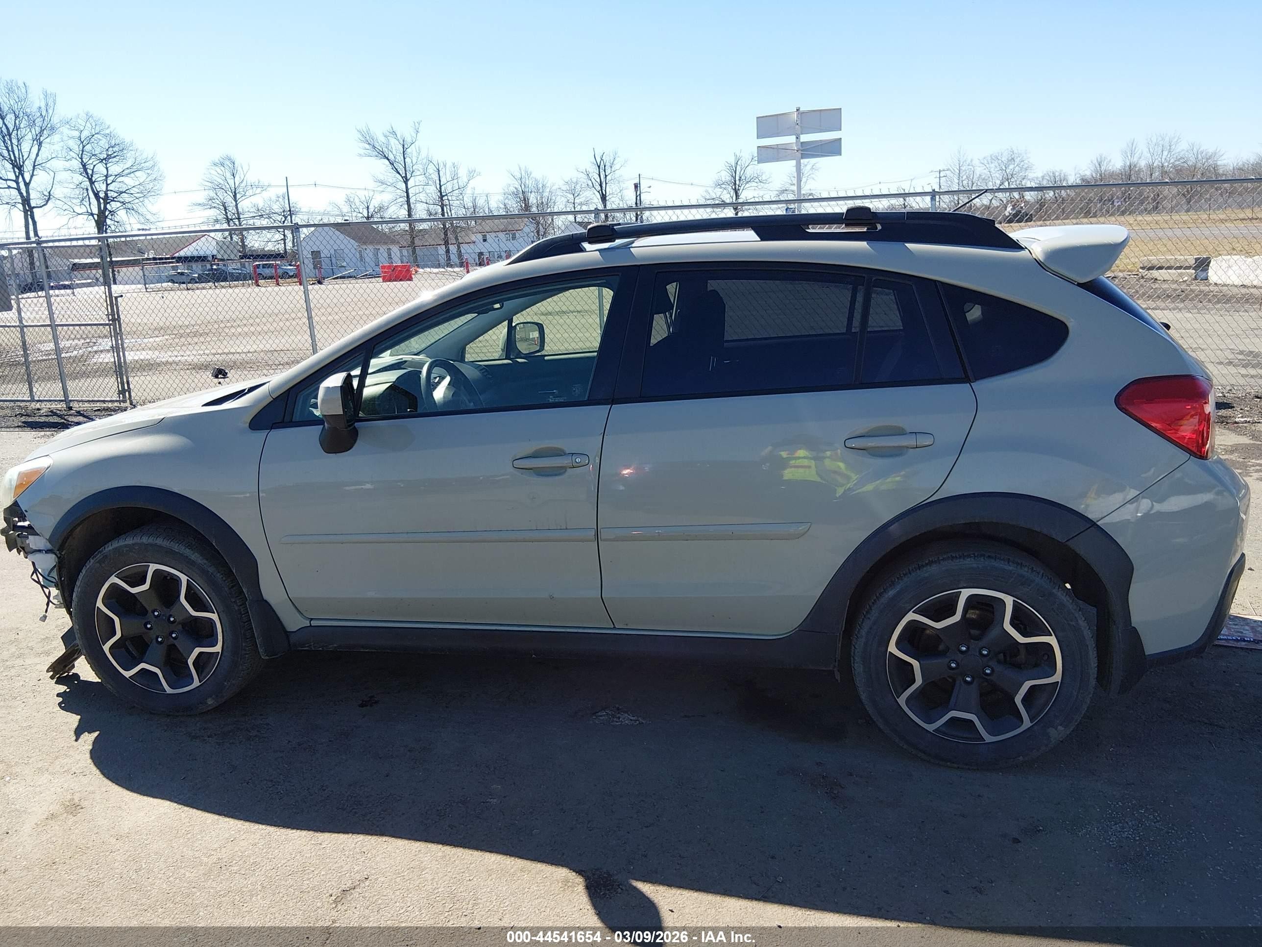 2014 Subaru Xv Crosstrek 2.0i Premium Gray vin: JF2GPACC5E8217415