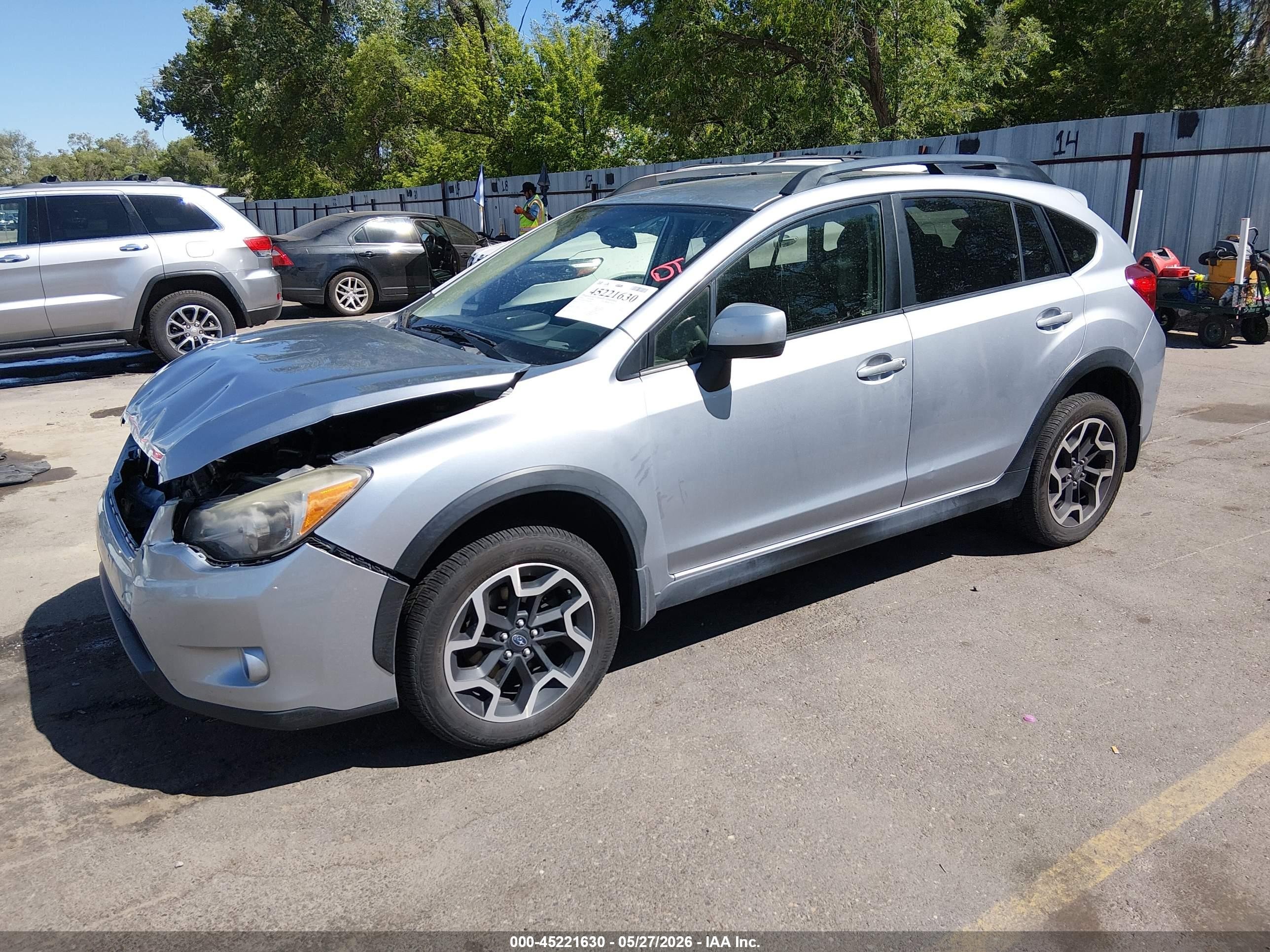 2014 Subaru Xv Crosstrek 2.0i Premium Silver vin: JF2GPACC7E8257043