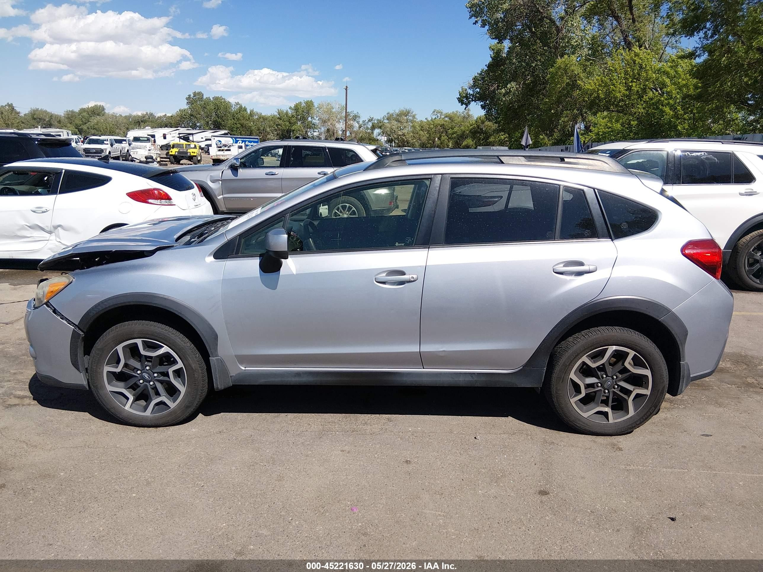 2014 Subaru Xv Crosstrek 2.0i Premium Silver vin: JF2GPACC7E8257043