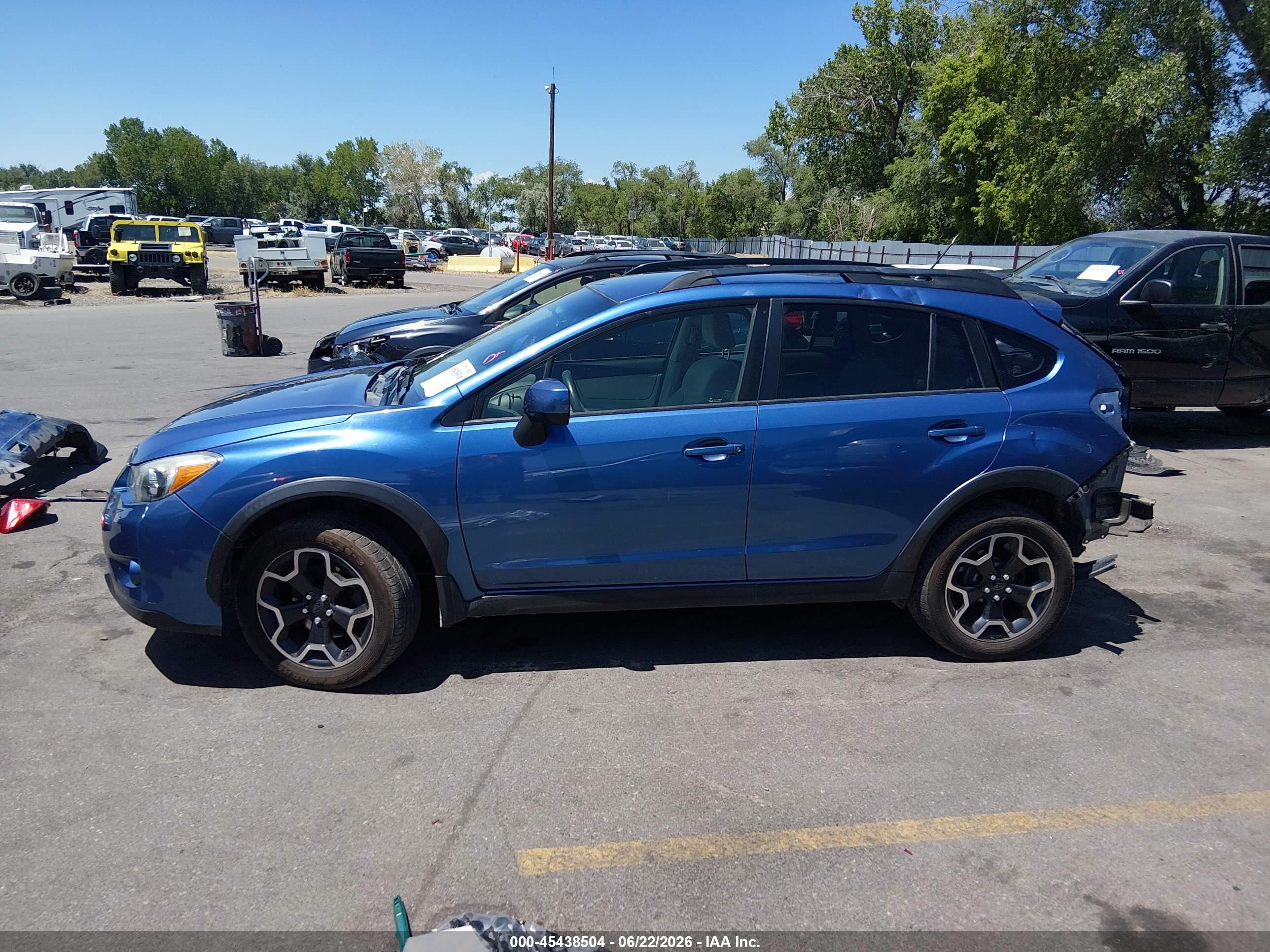 2014 Subaru Xv Crosstrek 2.0i Premium Blue vin: JF2GPACC9E8213674
