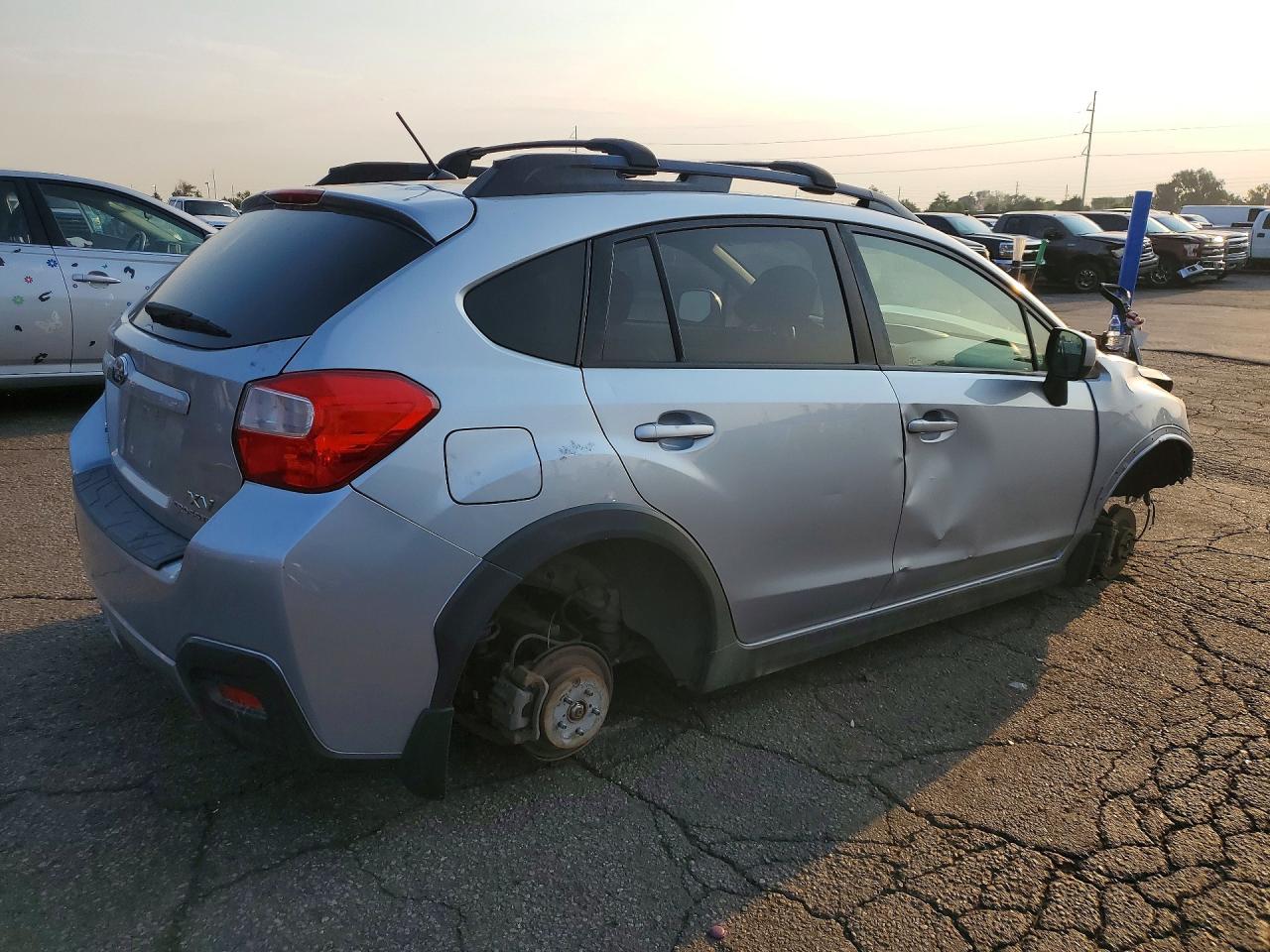 2013 Subaru Xv Crosstrek 2.0 Premium Серебряный vin: JF2GPACCXD2213930