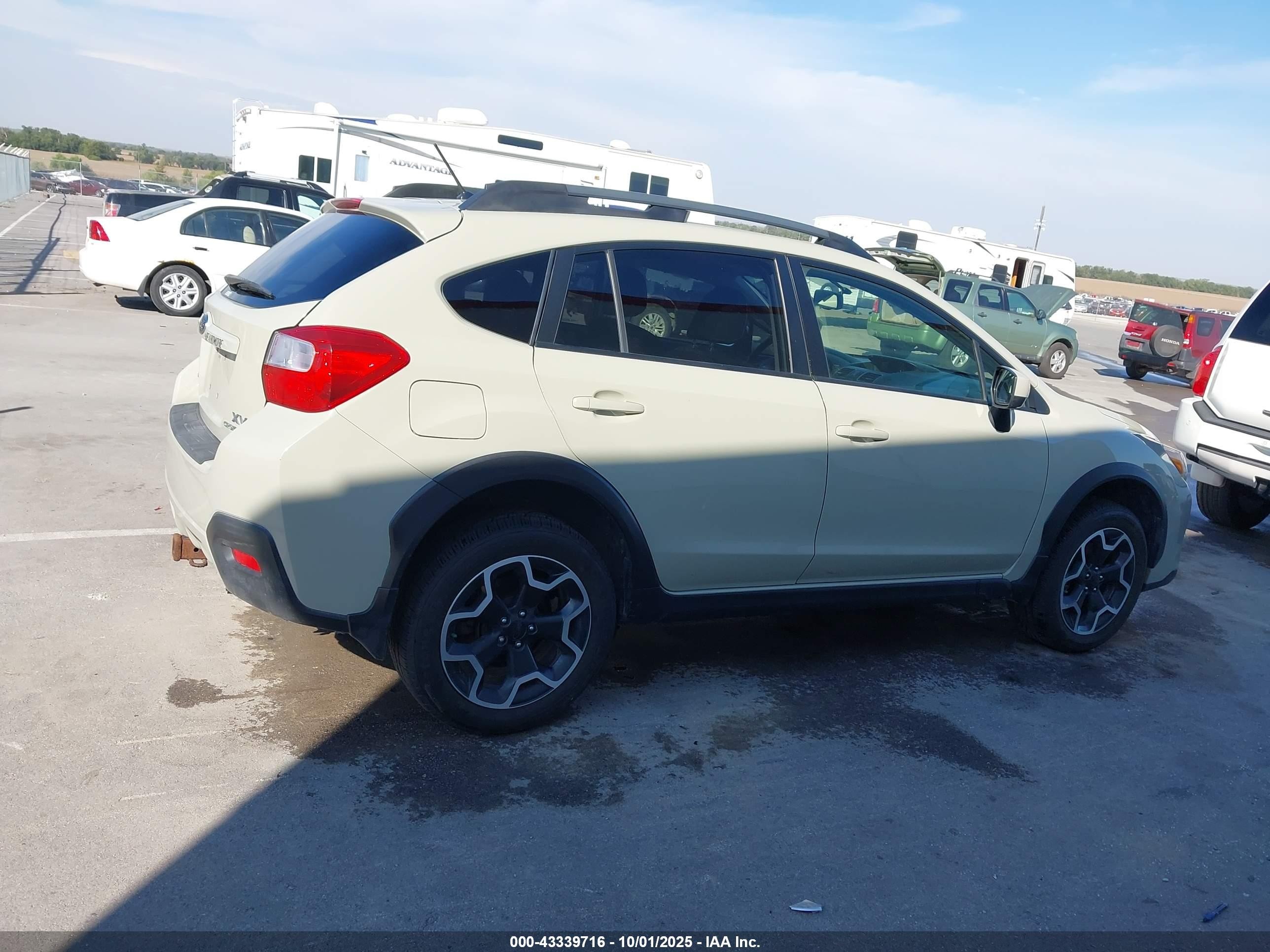 2015 Subaru Xv Crosstrek 2.0i Premium Tan vin: JF2GPACCXF8236124