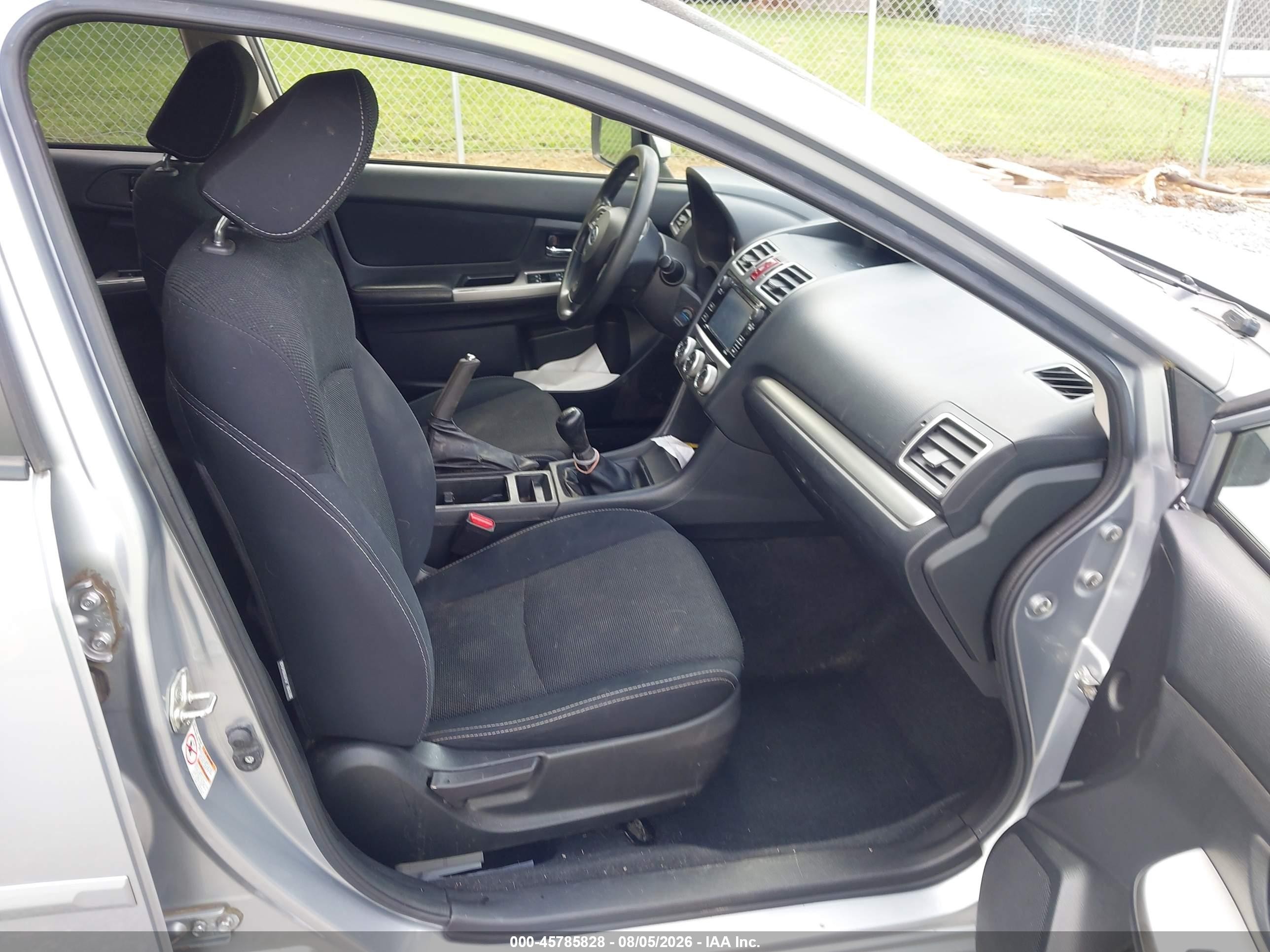 2015 Subaru Xv Crosstrek 2.0i Premium Silver vin: JF2GPACCXF9212867