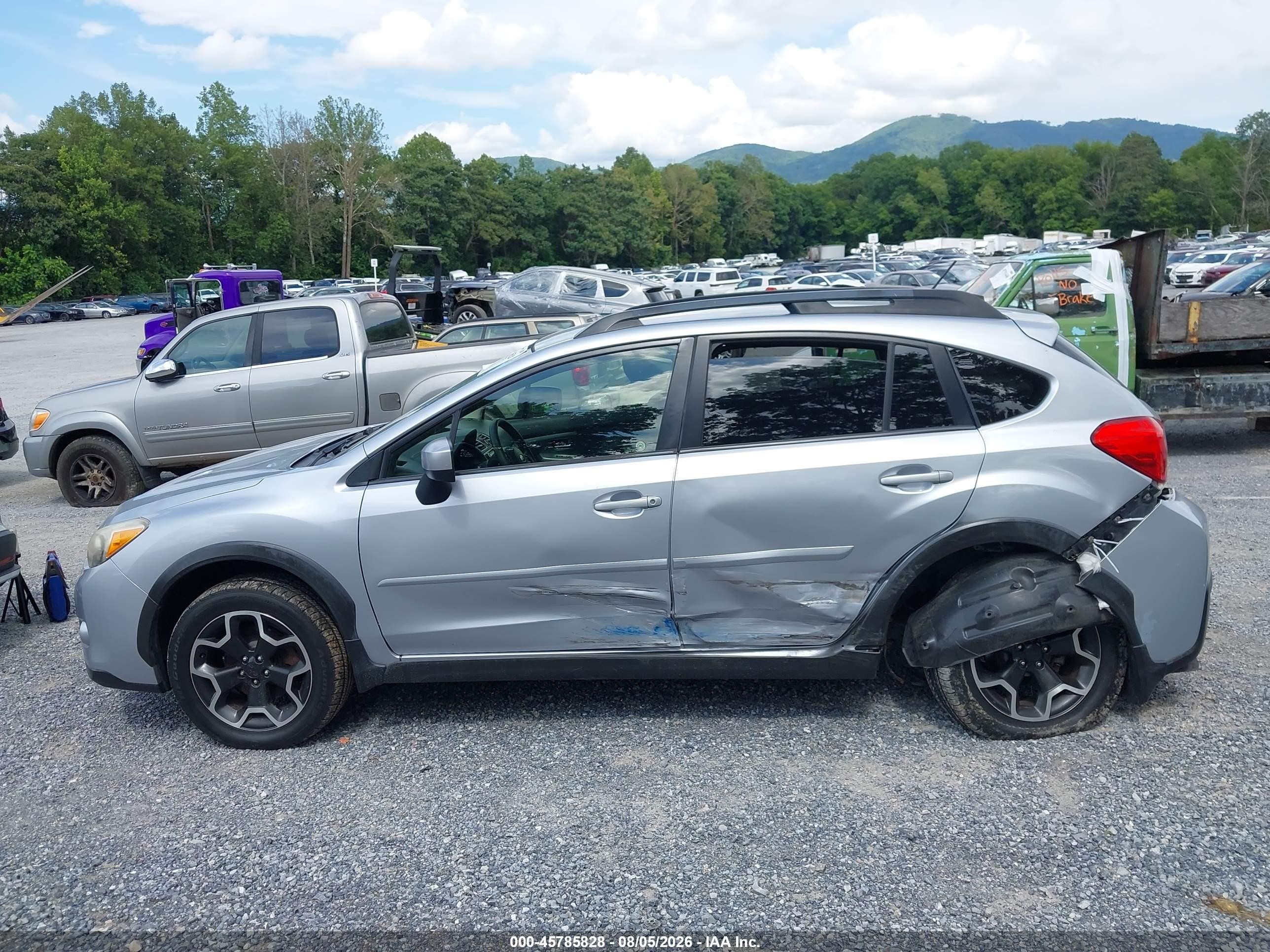 2015 Subaru Xv Crosstrek 2.0i Premium Silver vin: JF2GPACCXF9212867