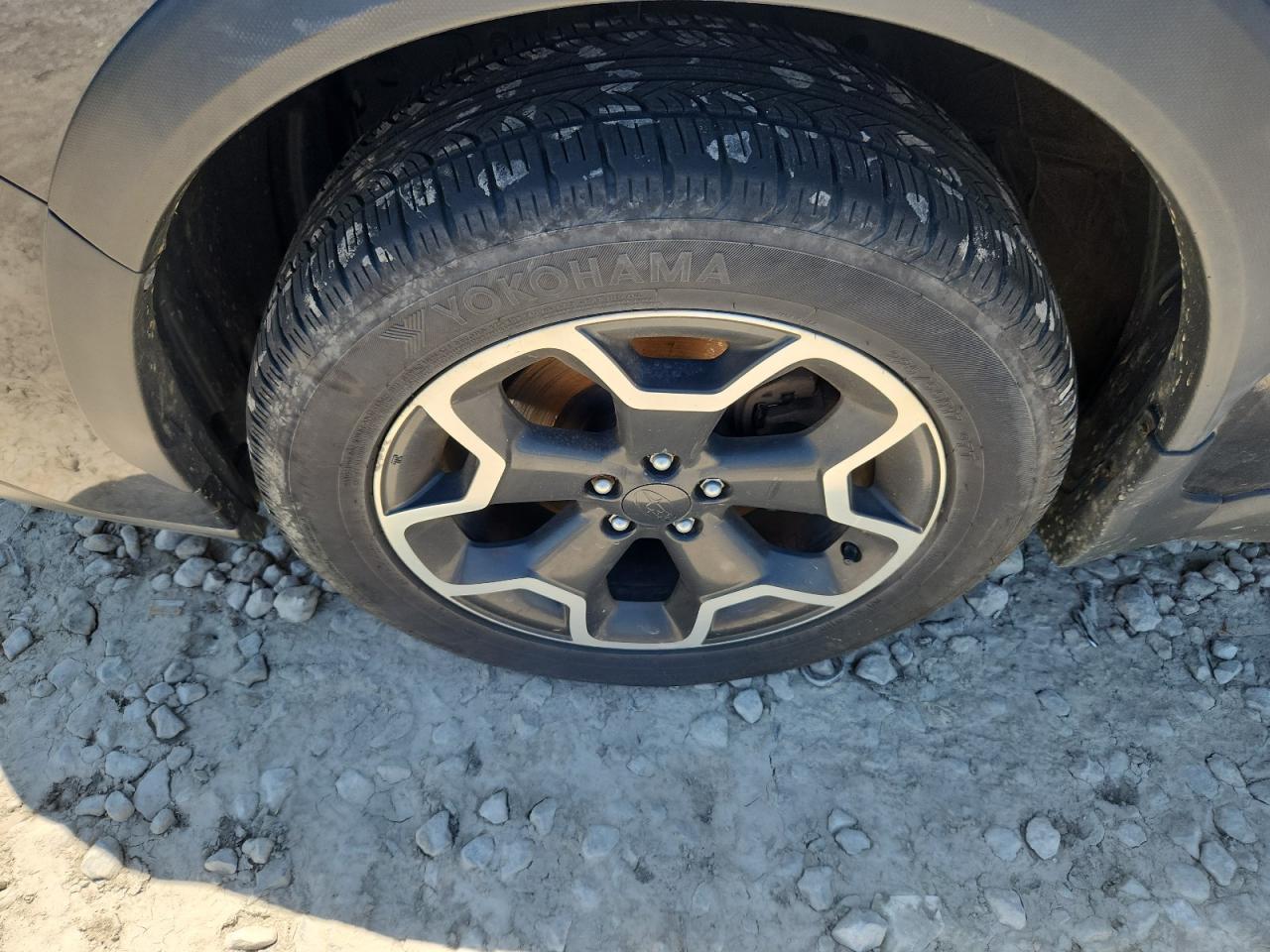 2015 Subaru Xv Crosstrek 2.0 Premium Gray vin: JF2GPADC1F8245843 Damage: Left Front Wheel, Curb Rash, 2 To 3 Inches