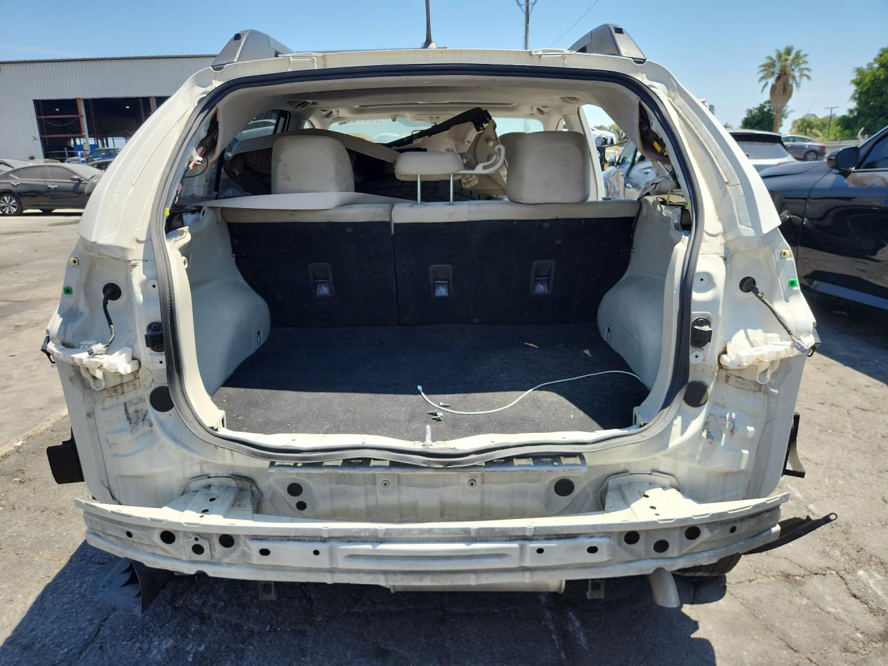 2015 Subaru Xv Crosstrek 2.0 Premium Белый vin: JF2GPADC1F8299305 Damage: Right Tail Light, Missing, Replacement Required