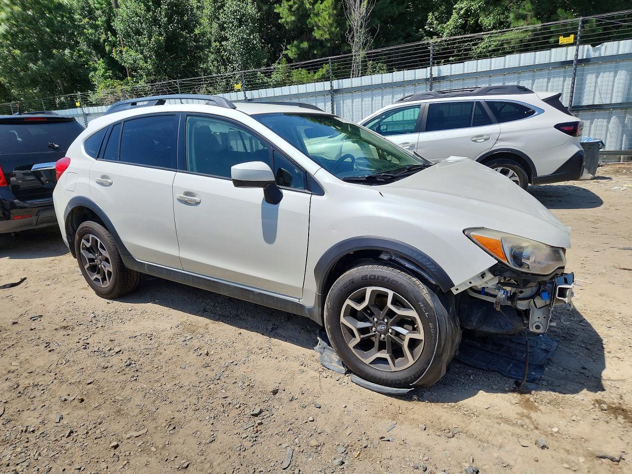 2017 Subaru Crosstrek Premium White vin: JF2GPADC3HH243787